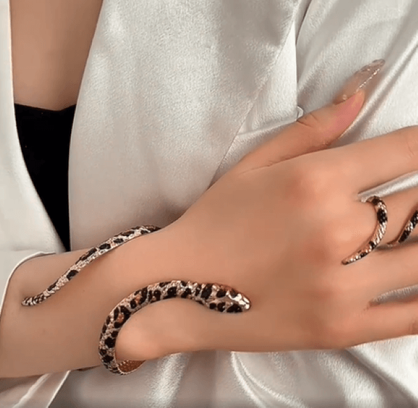 Leopar Desenli Yılan Figürlü Takı Seti – Kadın Bileklik & Yüzük 2’li Kombin