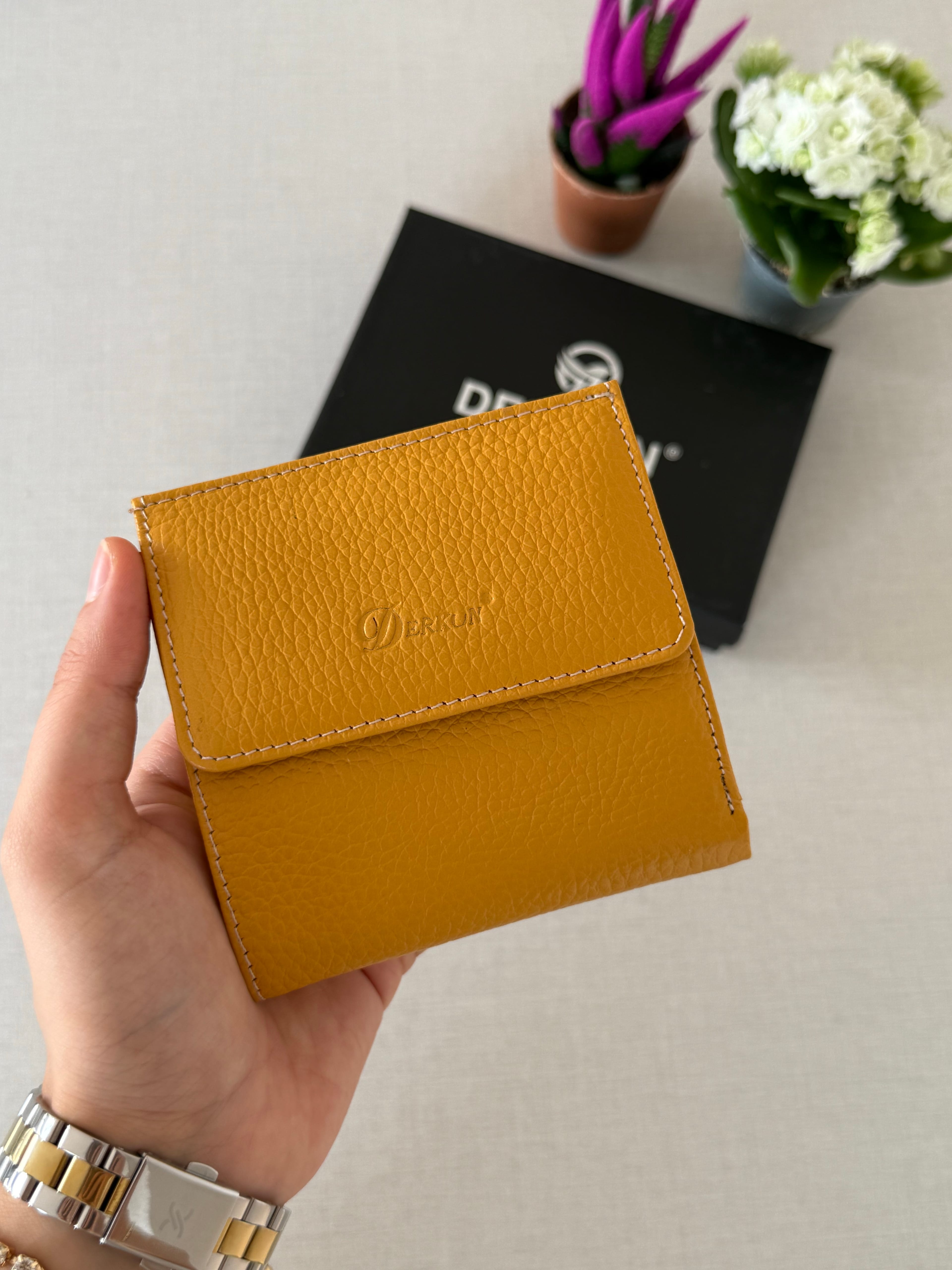 Her Çantaya Sığabilecek Ölçüde Hakiki Deri Juno Model Kadın Cüzdanı - HARDAL SARISI
