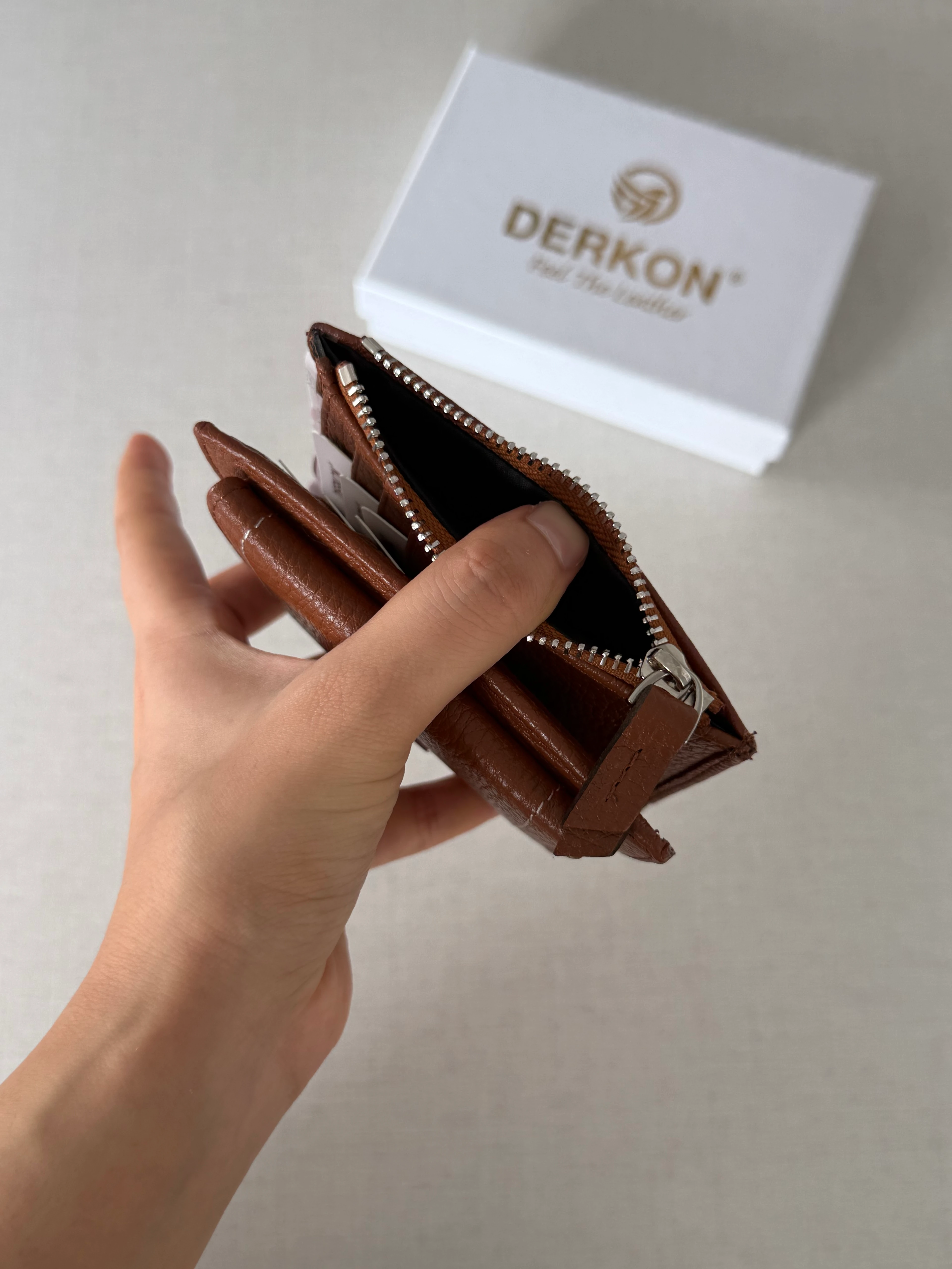 Her Çantaya Sığabilecek Ufak Bol Kartlık Bölmeli Hakiki Deri Bayan Cüzdanı Yuhan Model - TABA