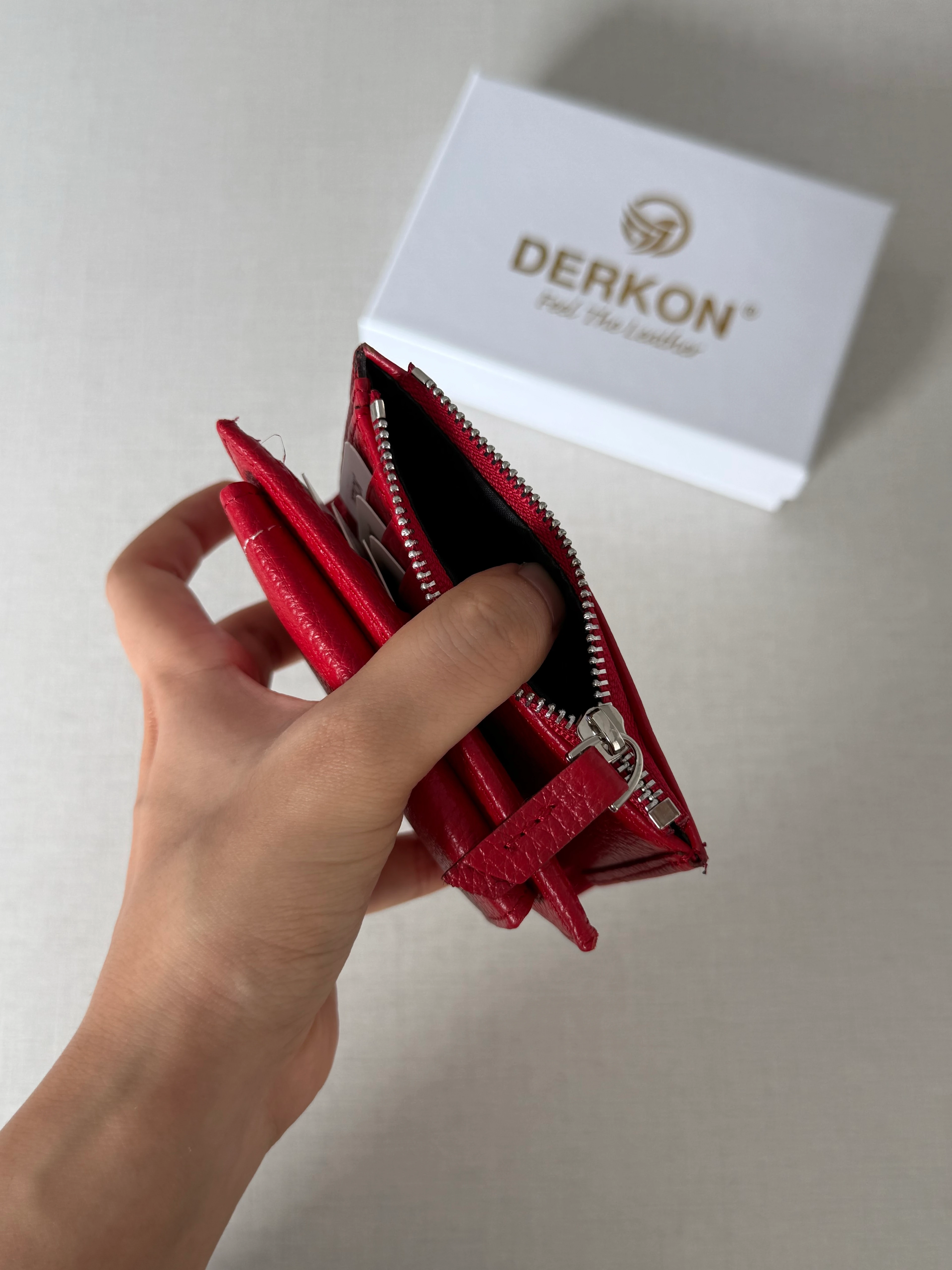 Her Çantaya Sığabilecek Ufak Bol Kartlık Bölmeli Hakiki Deri Bayan Cüzdanı Yuhan Model - KIRMIZI