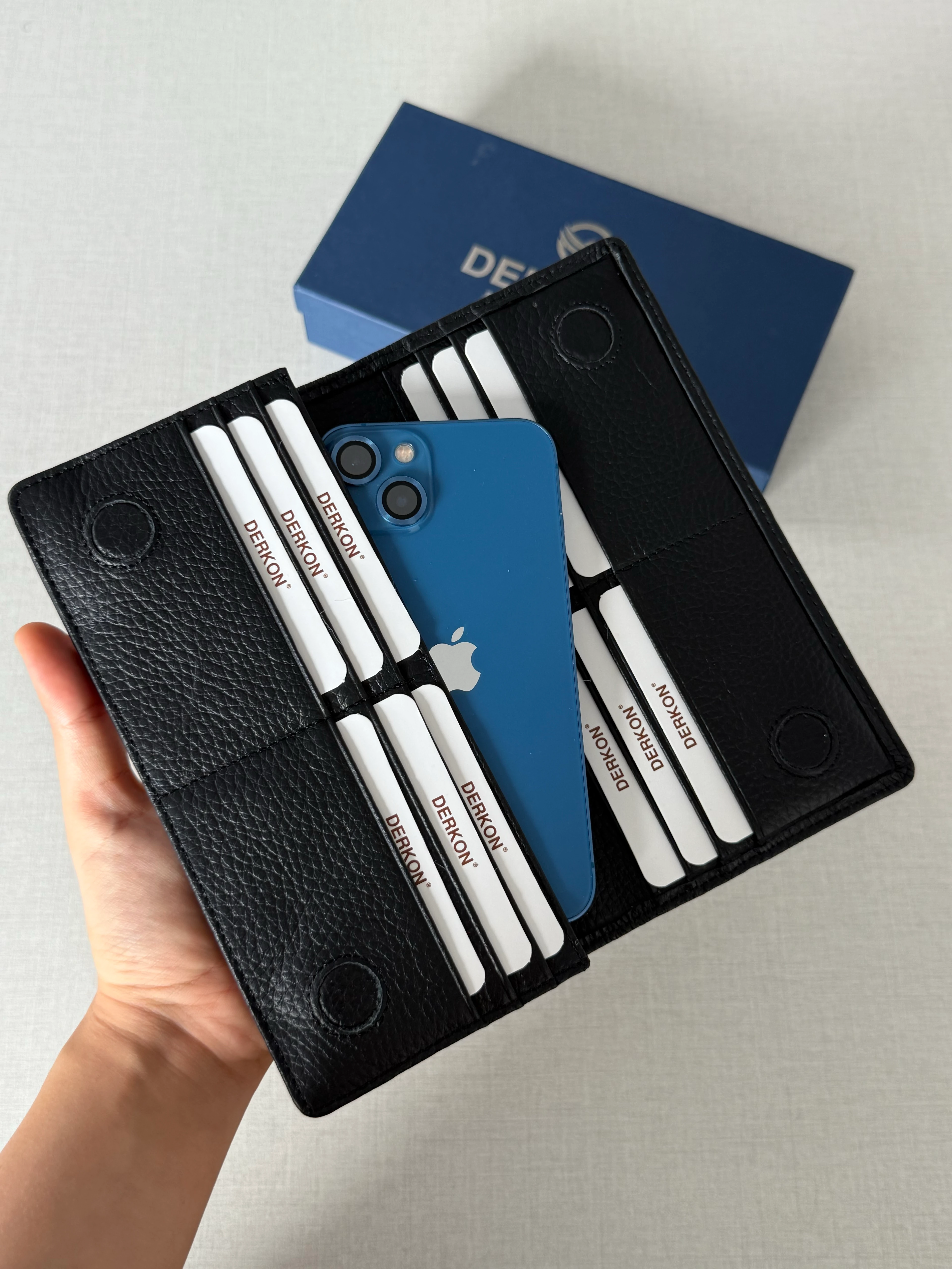 Telefon Bölmeli Hakiki Deri El Tutamaçlı Siyah Cüzdan - Siyah