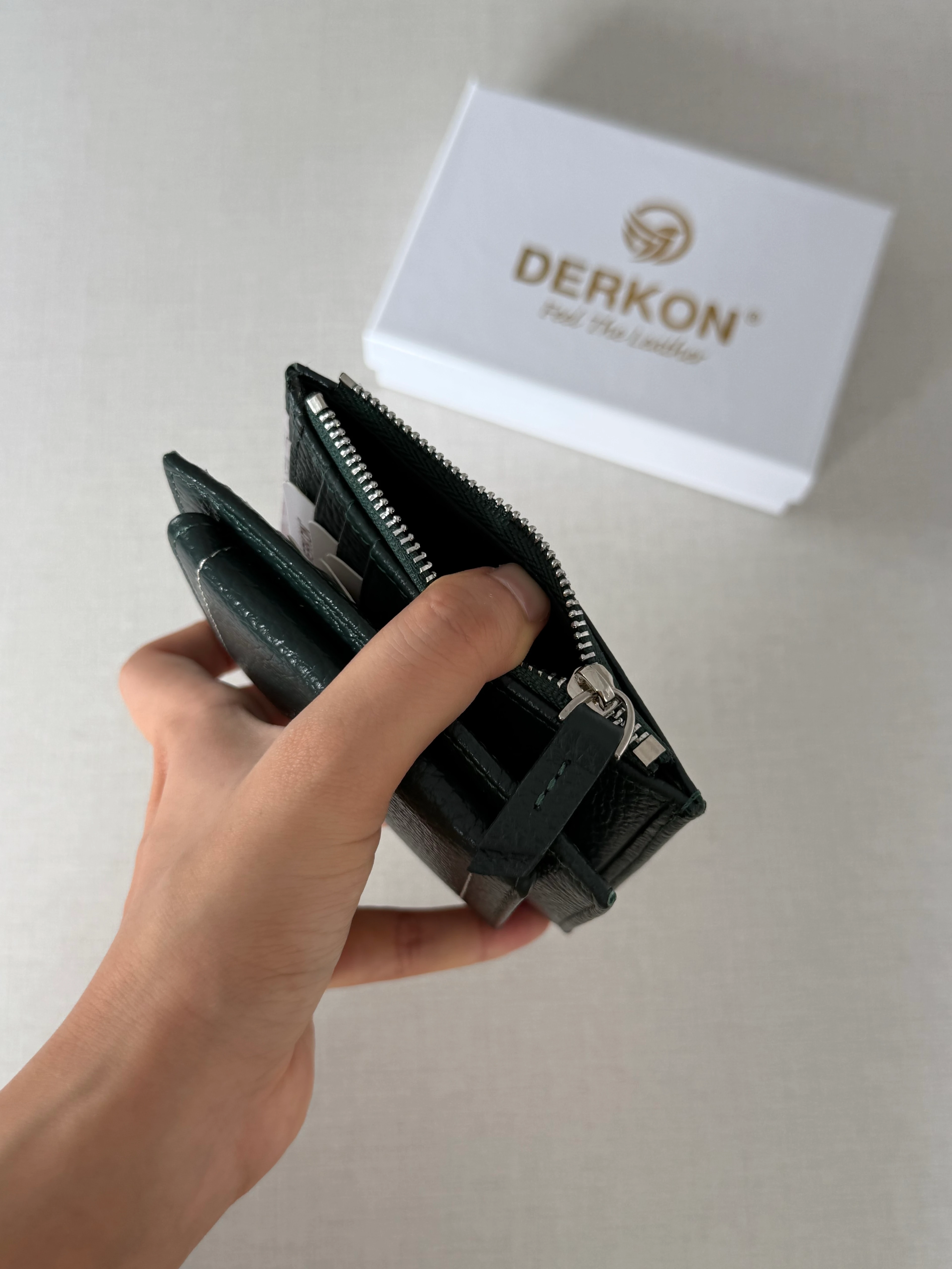 Her Çantaya Sığabilecek Ufak Bol Kartlık Bölmeli Hakiki Deri Bayan Cüzdanı Yuhan Model - YEŞİL