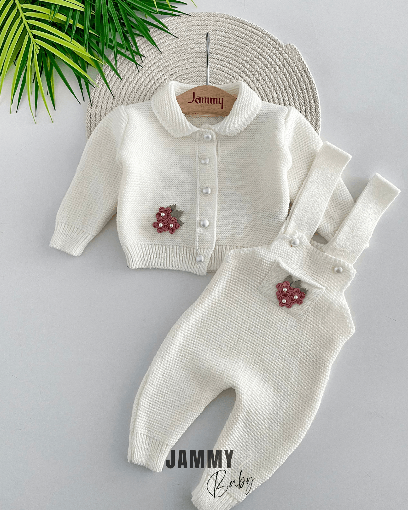 İncili Çiçek Detaylı Triko Hırka / Triko Salopet Set-EKRU