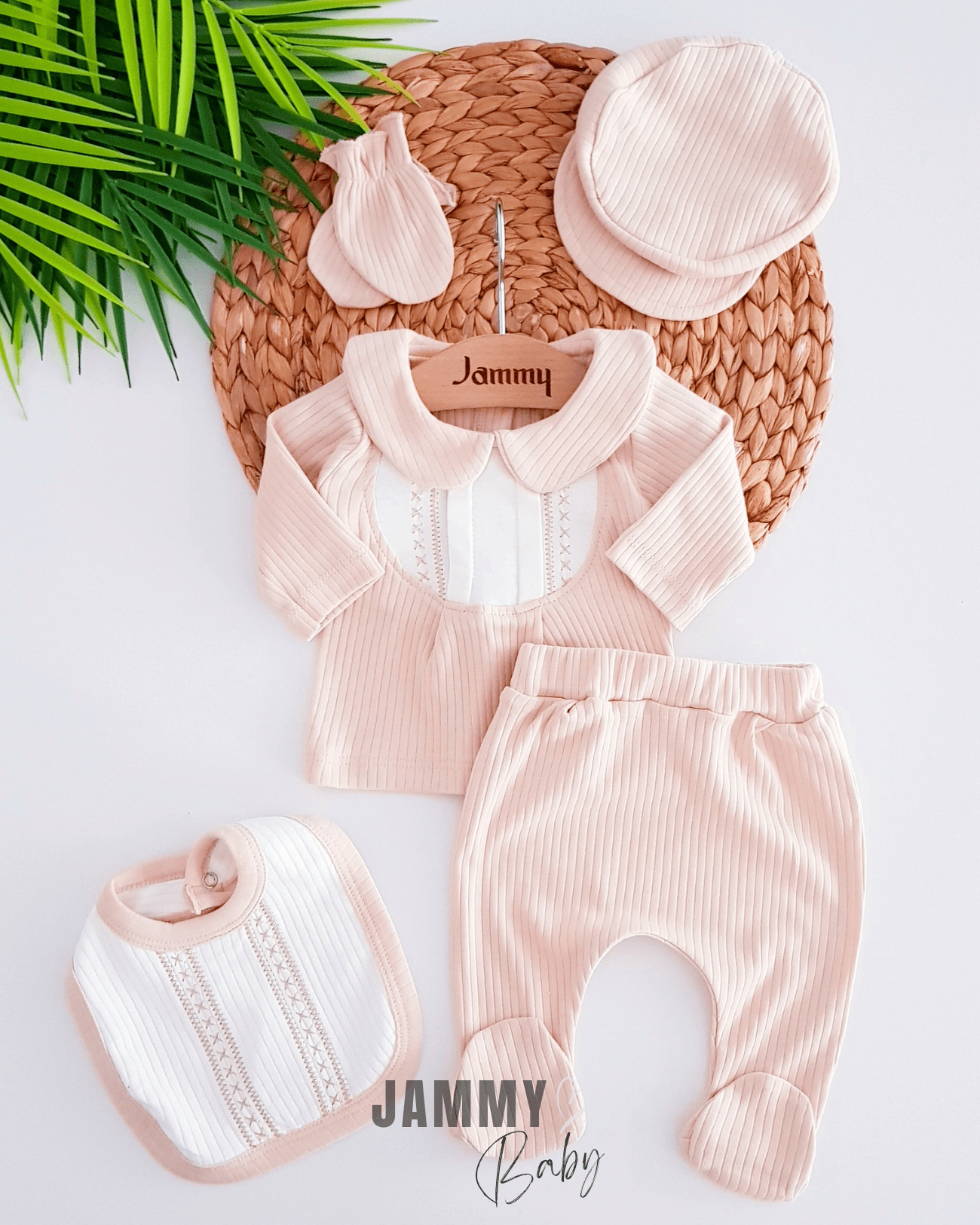 Klasik Zigzag Dikişli Kasketli 5 Parça Yenidoğan Set-KREM