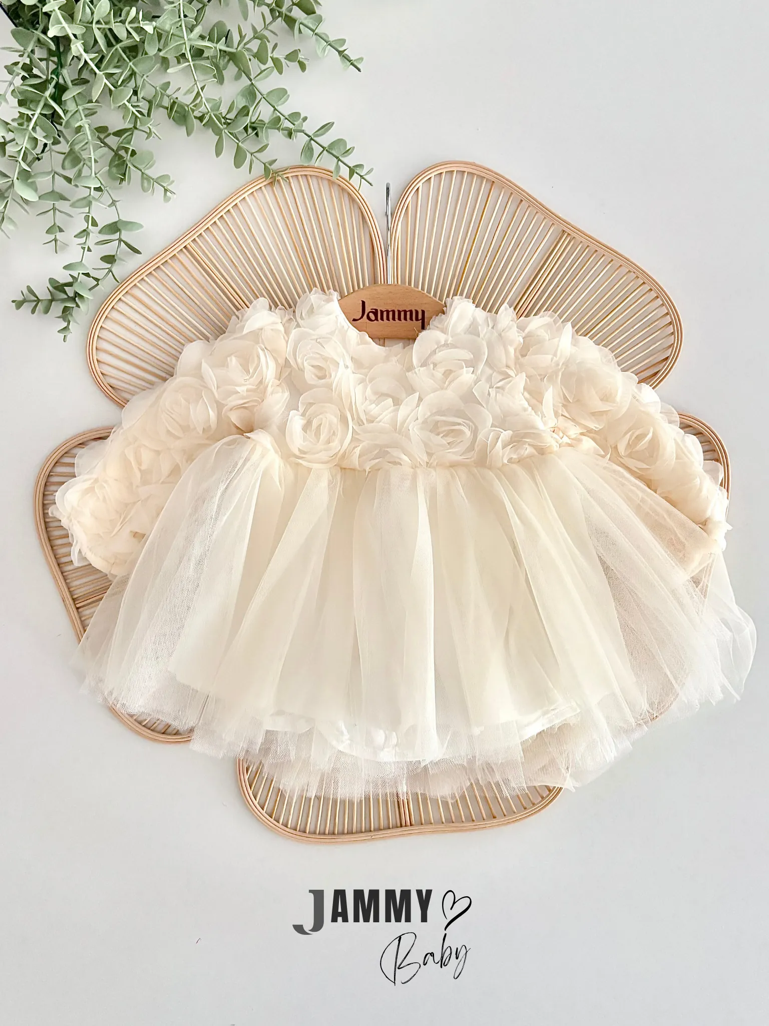 Celia Gül Detaylı Tütülü Elbise-KREM