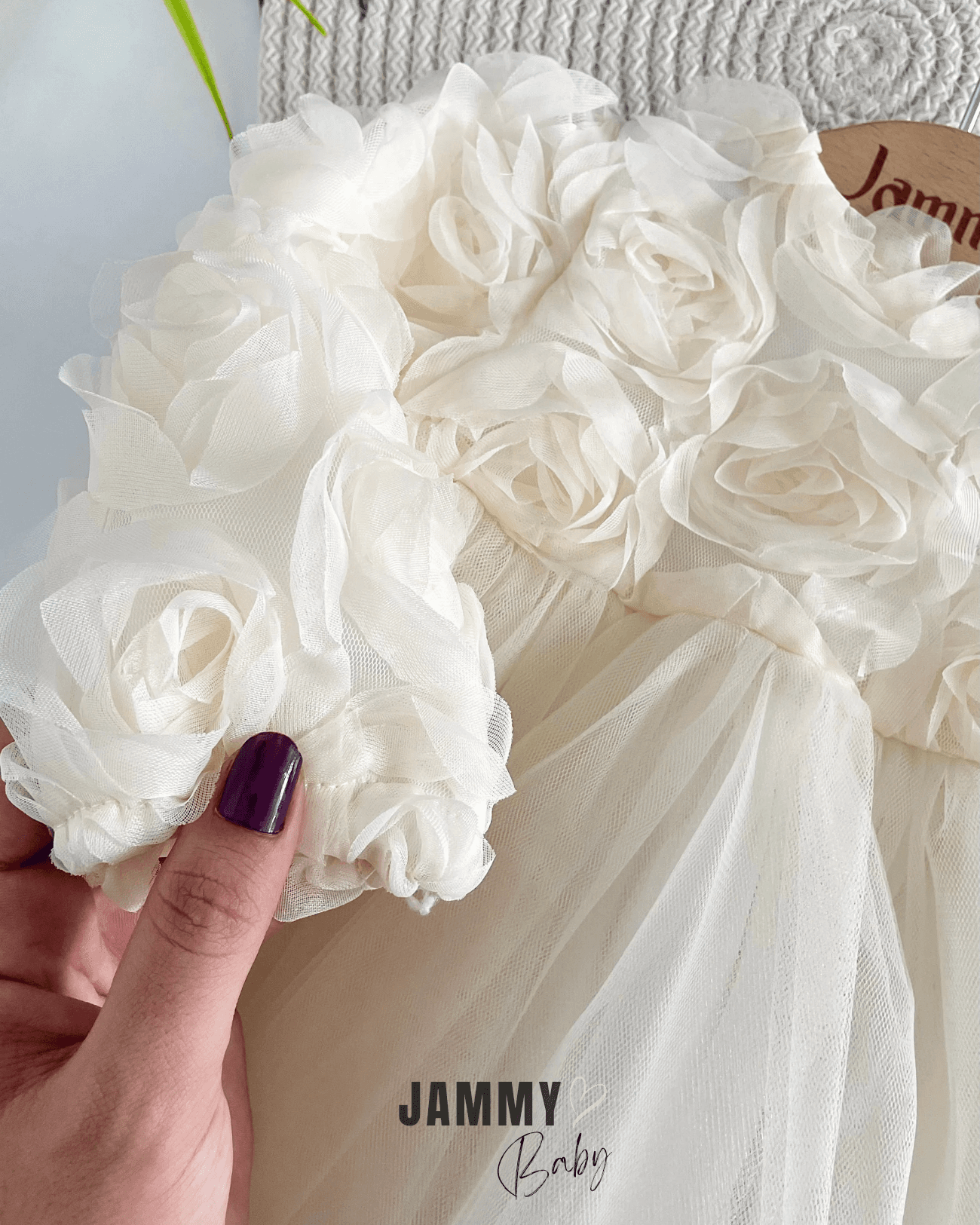 Celia Gül Detaylı Tütülü Elbise-KREM