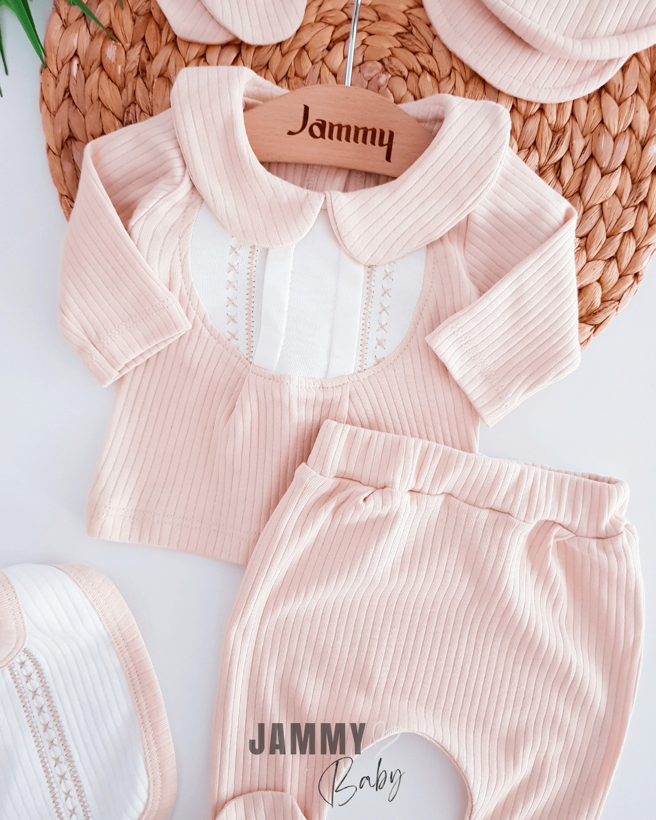 Klasik Zigzag Dikişli Kasketli 5 Parça Yenidoğan Set-KREM