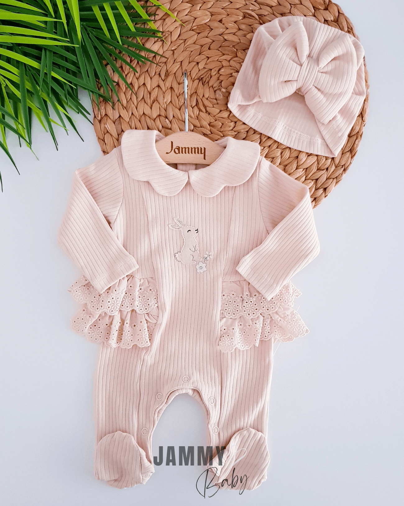 Tavşan İşlemeli Güpürlü Bone Şapkalı Tulum Set-BEJ