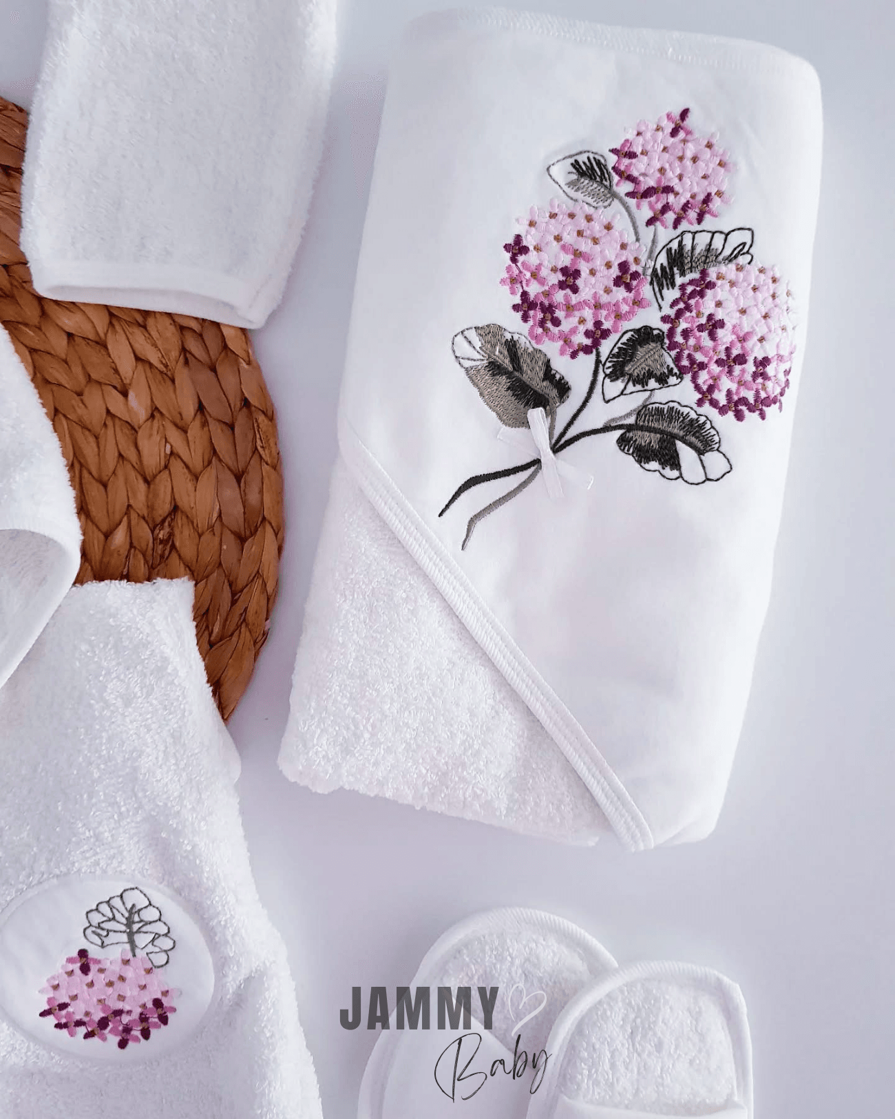 Ortanca İşlemeli 4 Parça Bornoz Set-EKRU
