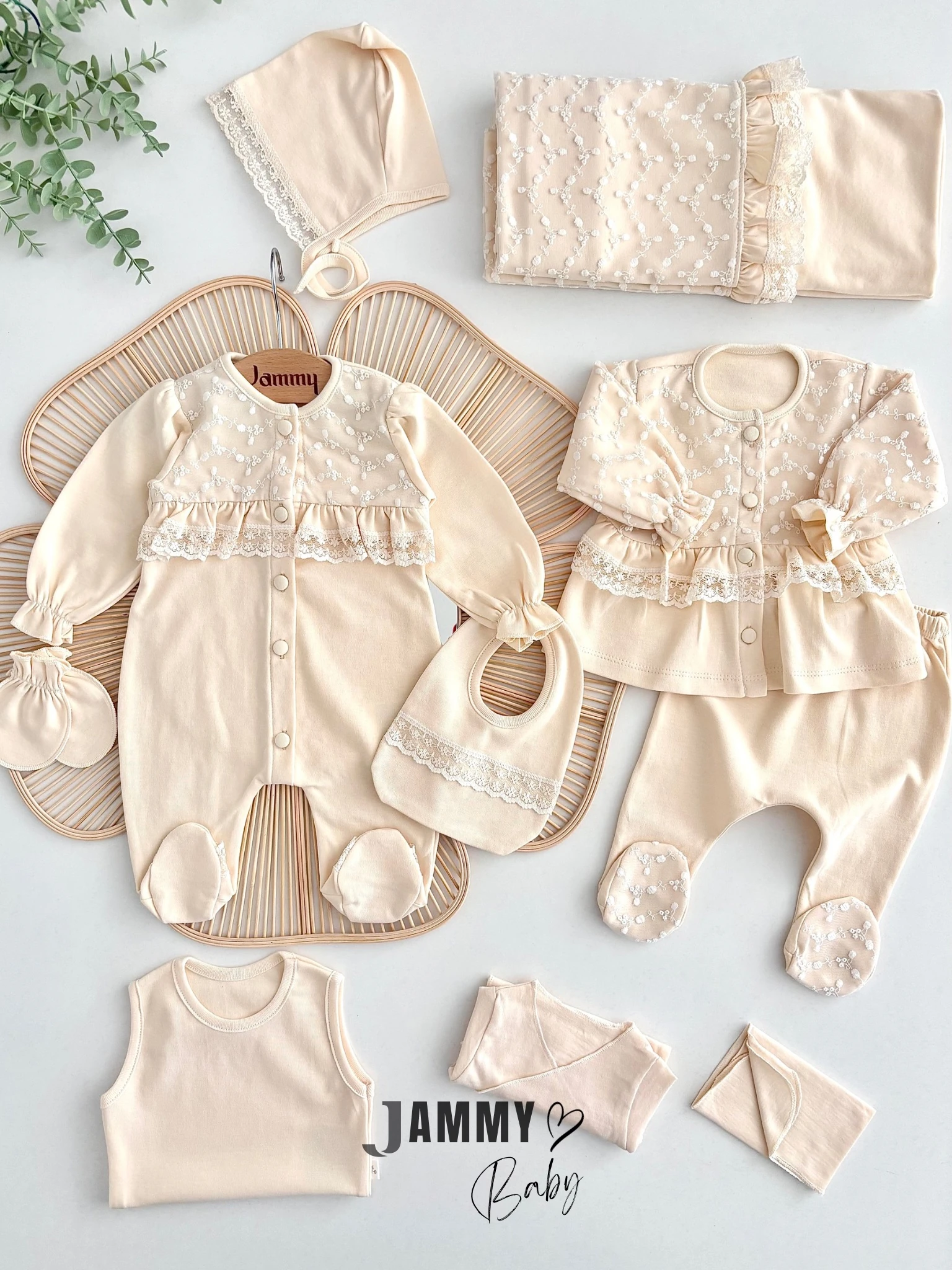 Jessica Pıtırcık Dantelli 10 Parça Yenidoğan Set-KREM