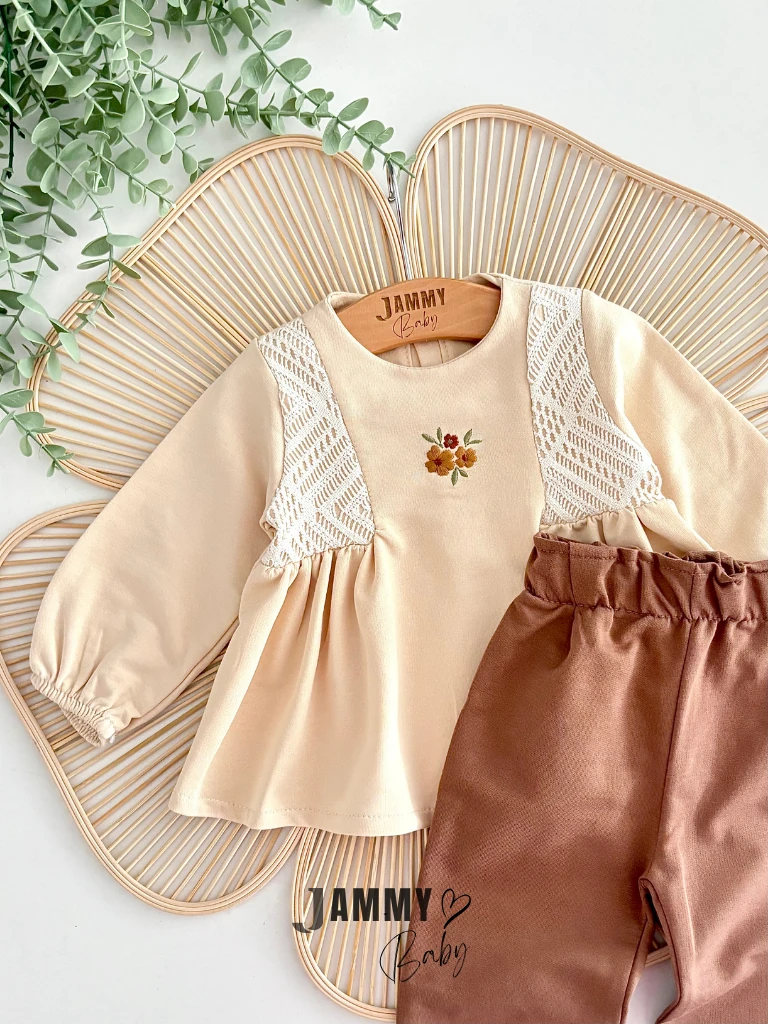 Çiçek Nakışlı Mevsimlik 2'li Takım - KAHVERENGİ