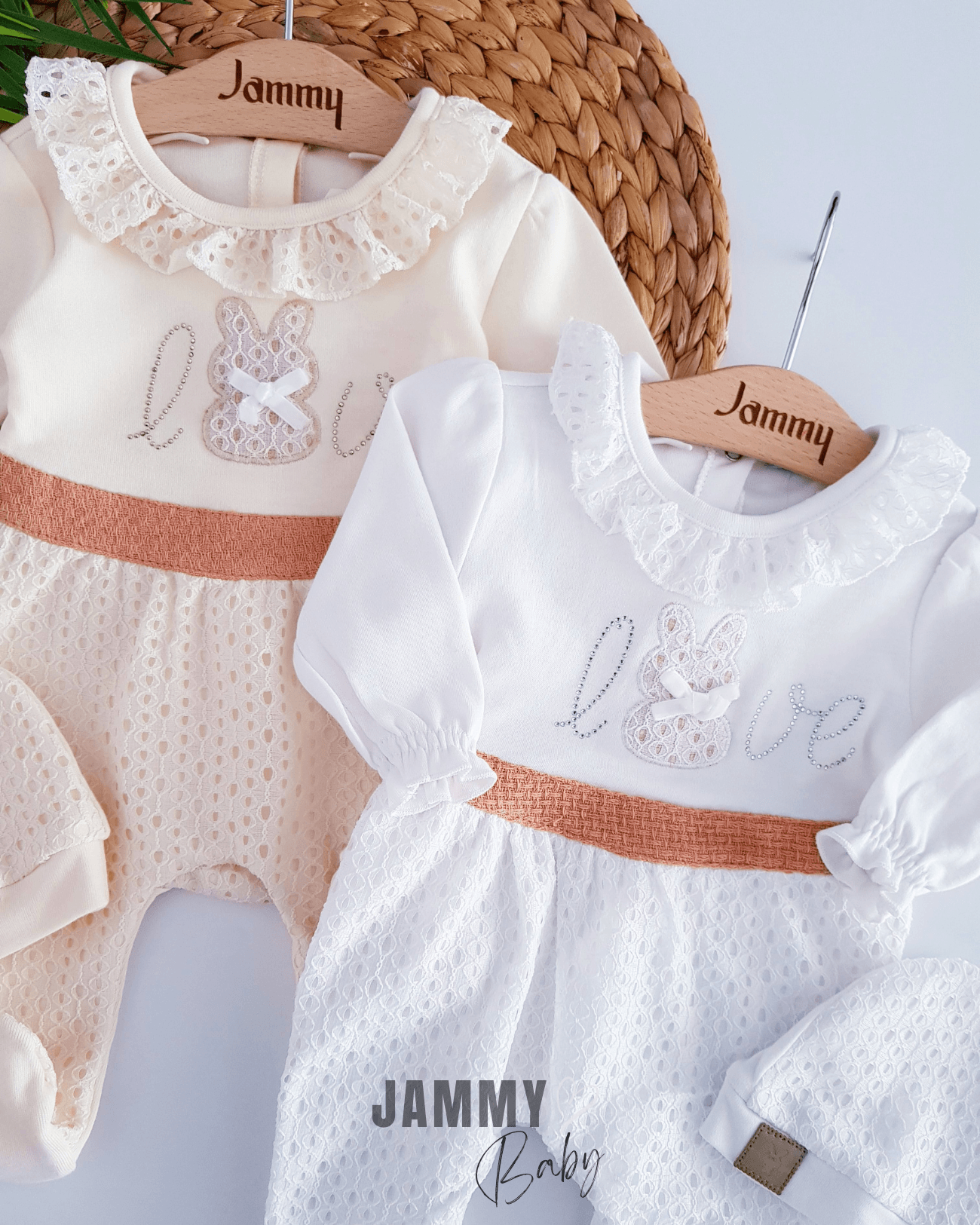 Tavşan Nakışlı Taş Baskılı Şapkalı Tulum Set-BEYAZ
