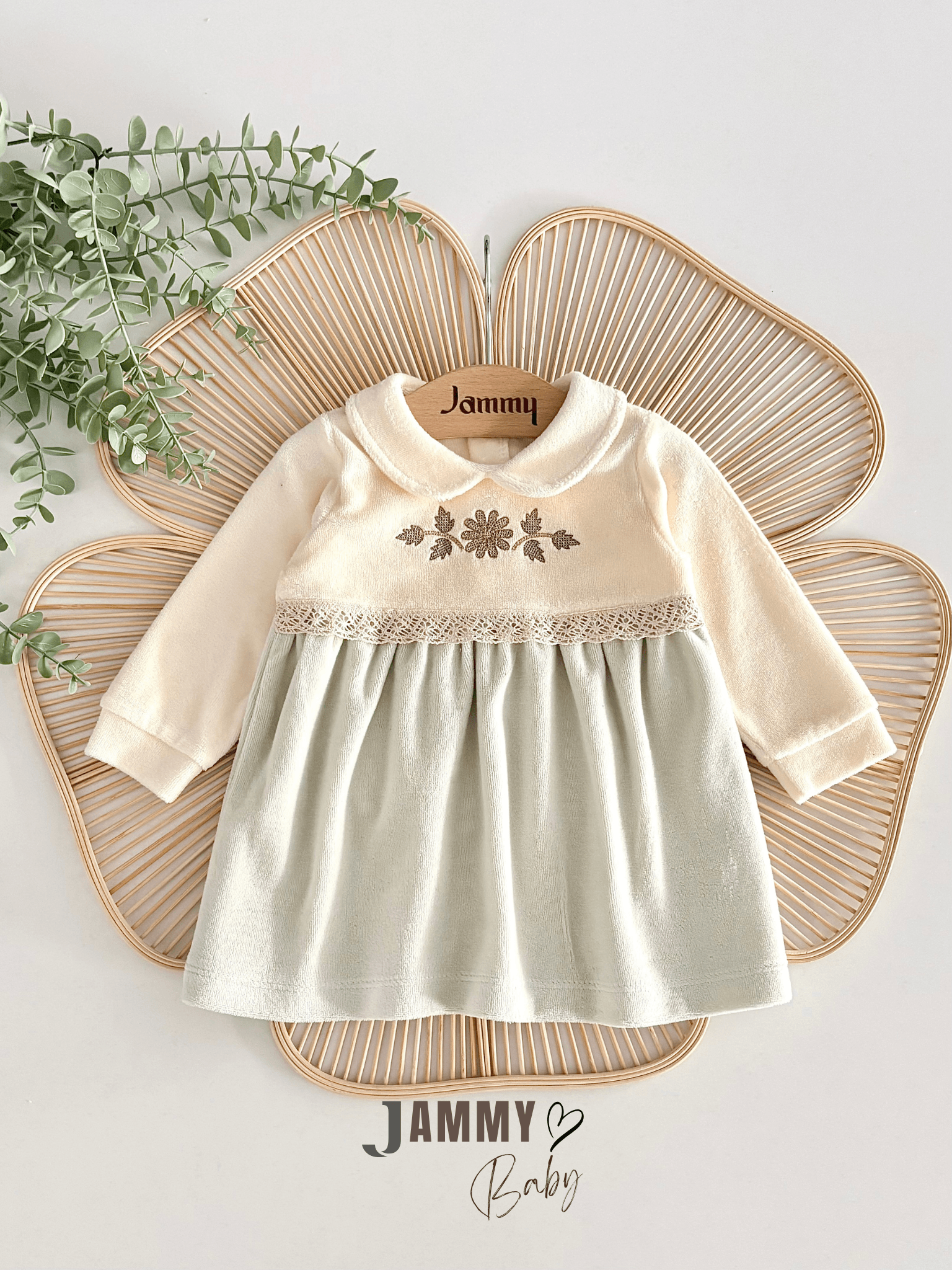 Lenka Çiçek Nakışlı Kadife Elbise-YEŞİL