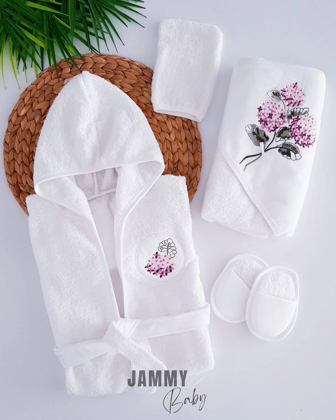 Ortanca İşlemeli 4 Parça Bornoz Set-EKRU
