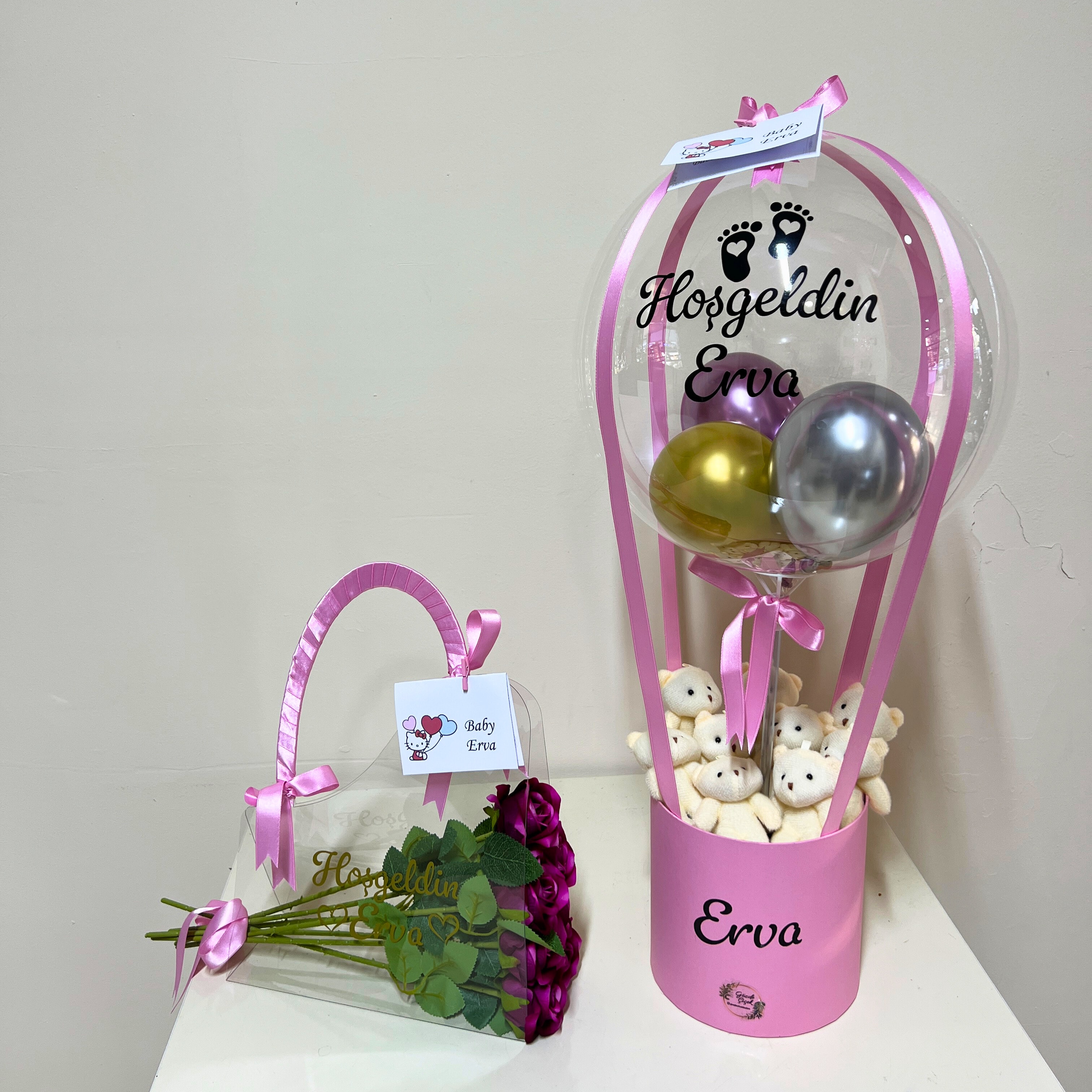 Yenidoğan Ayıcıklı Pembe Balon Kutusu ve Pleksi Çanta 7 Adet Pembe Gül