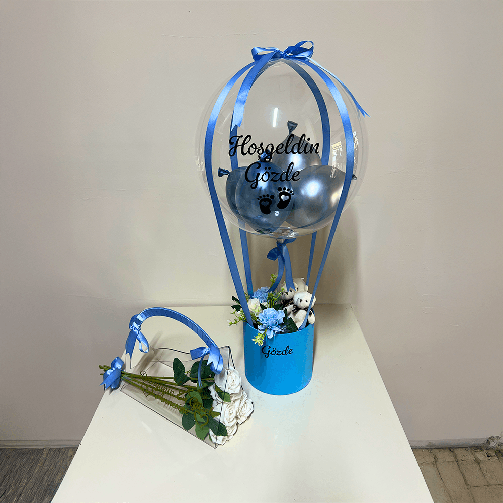 Mavi Erkek Bebek Pleksi Çantada 7 Adet Beyaz Gül