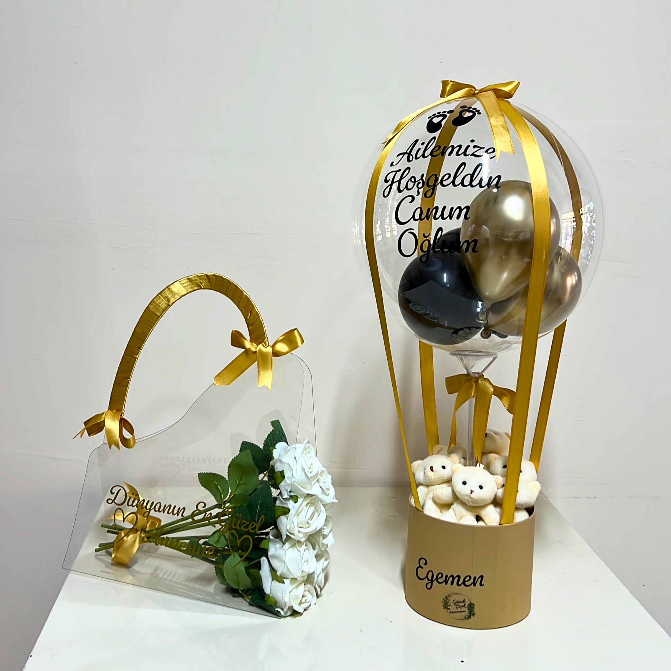 Yenidoğan Ayıcıklı Kraft Renk  Balon Kutusu ve Pleksi Çanta 7 Adet Beyaz Gül