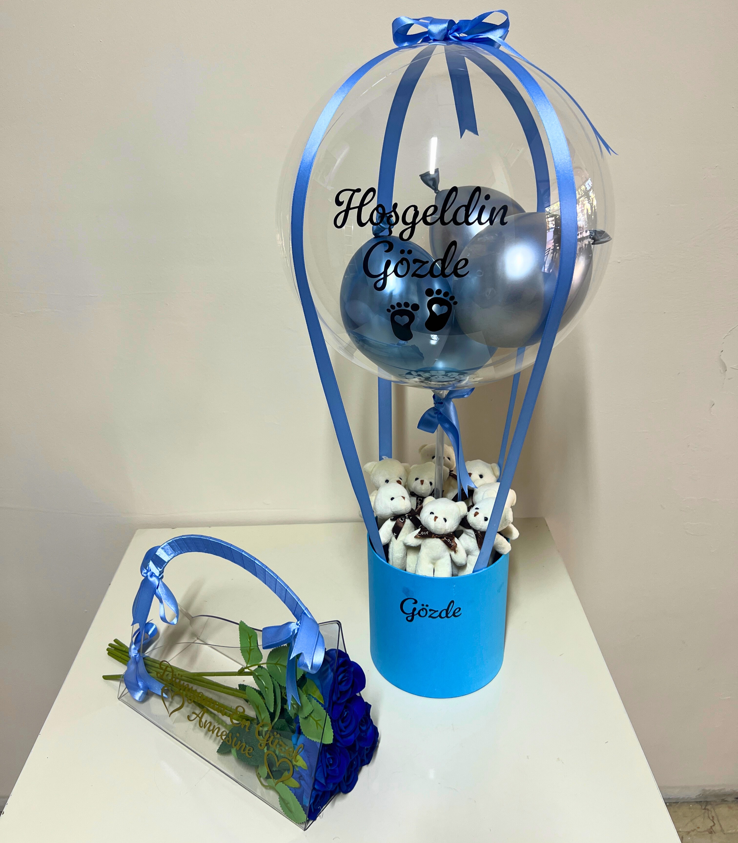 Yenidoğan Ayıcıklı Erkek Bebek Hediyesi Balon Kutusu ve Pleksi Çanta 7 Adet Mavi Gül