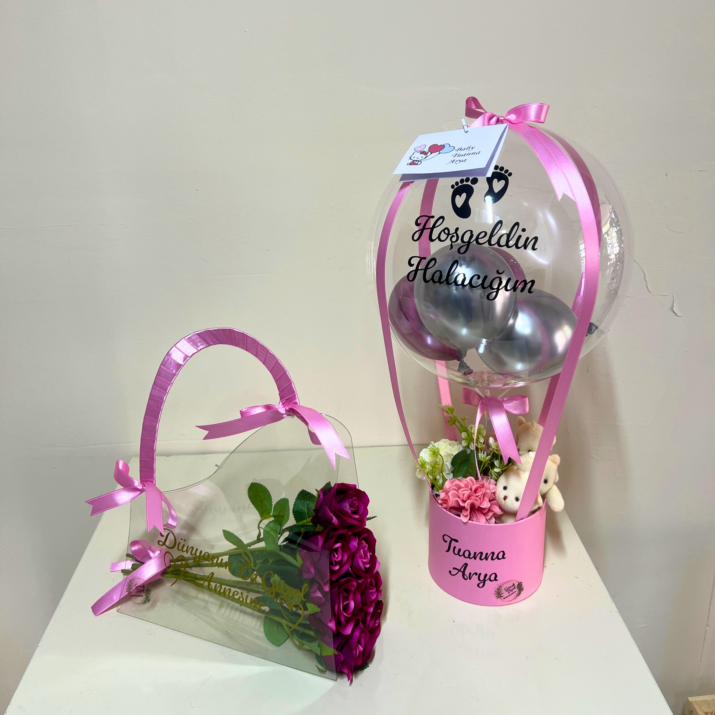 Yenidoğan Pembe Balon Kutusu ve Pleksi Çanta 7 Adet Pembe Gül