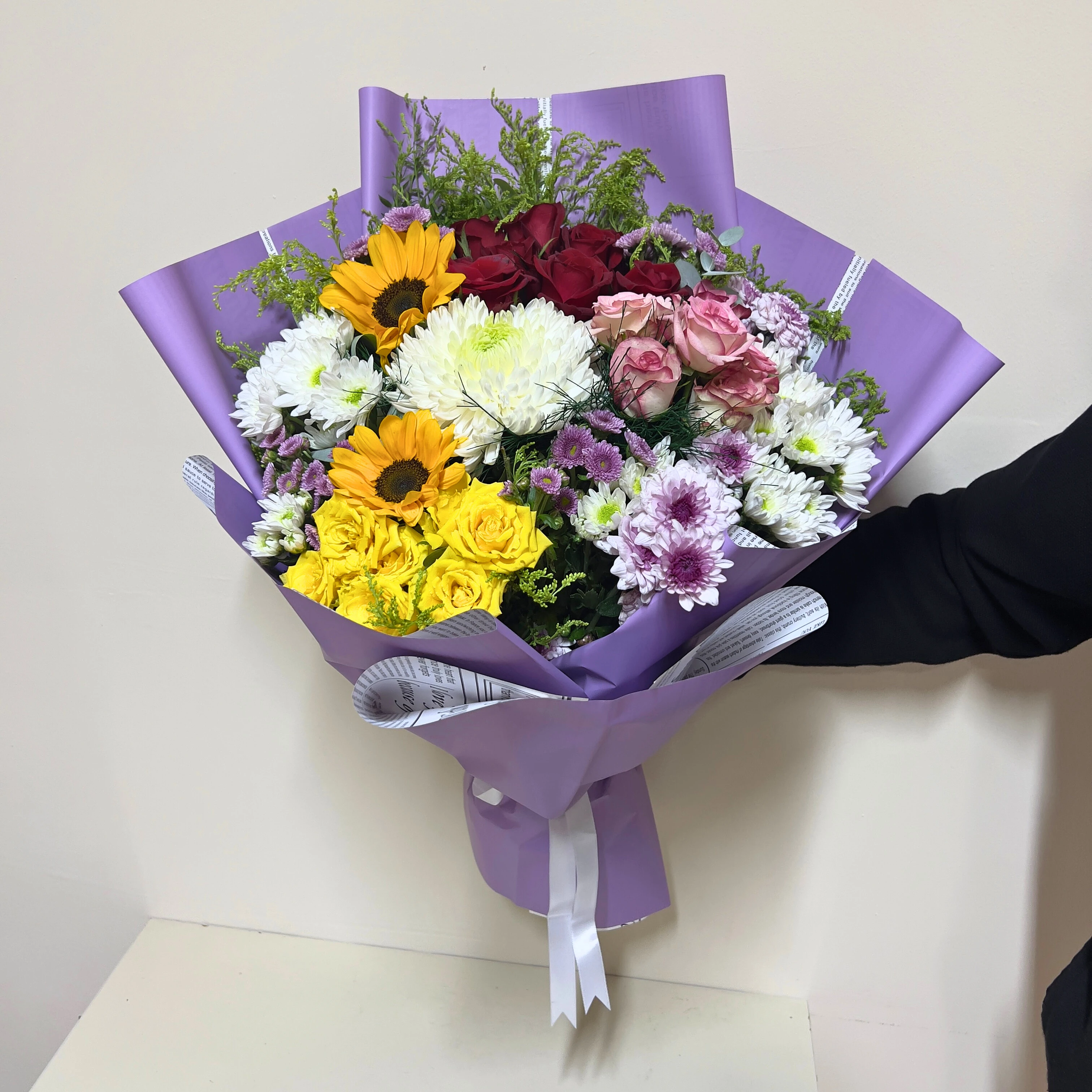 Ay Çiçeği Renkli Gül Buketi