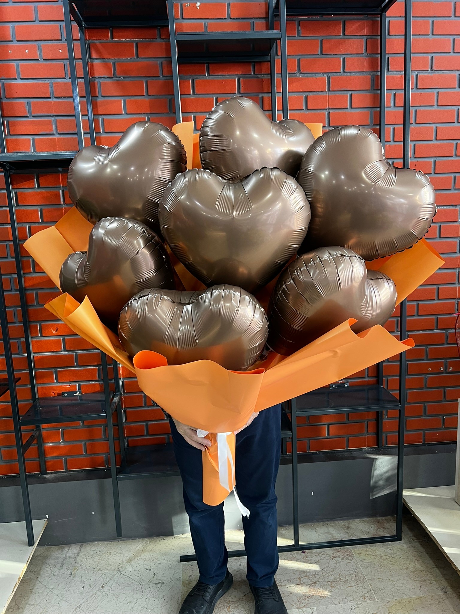 Kahverengi Kalp Folyo Balon Buketi