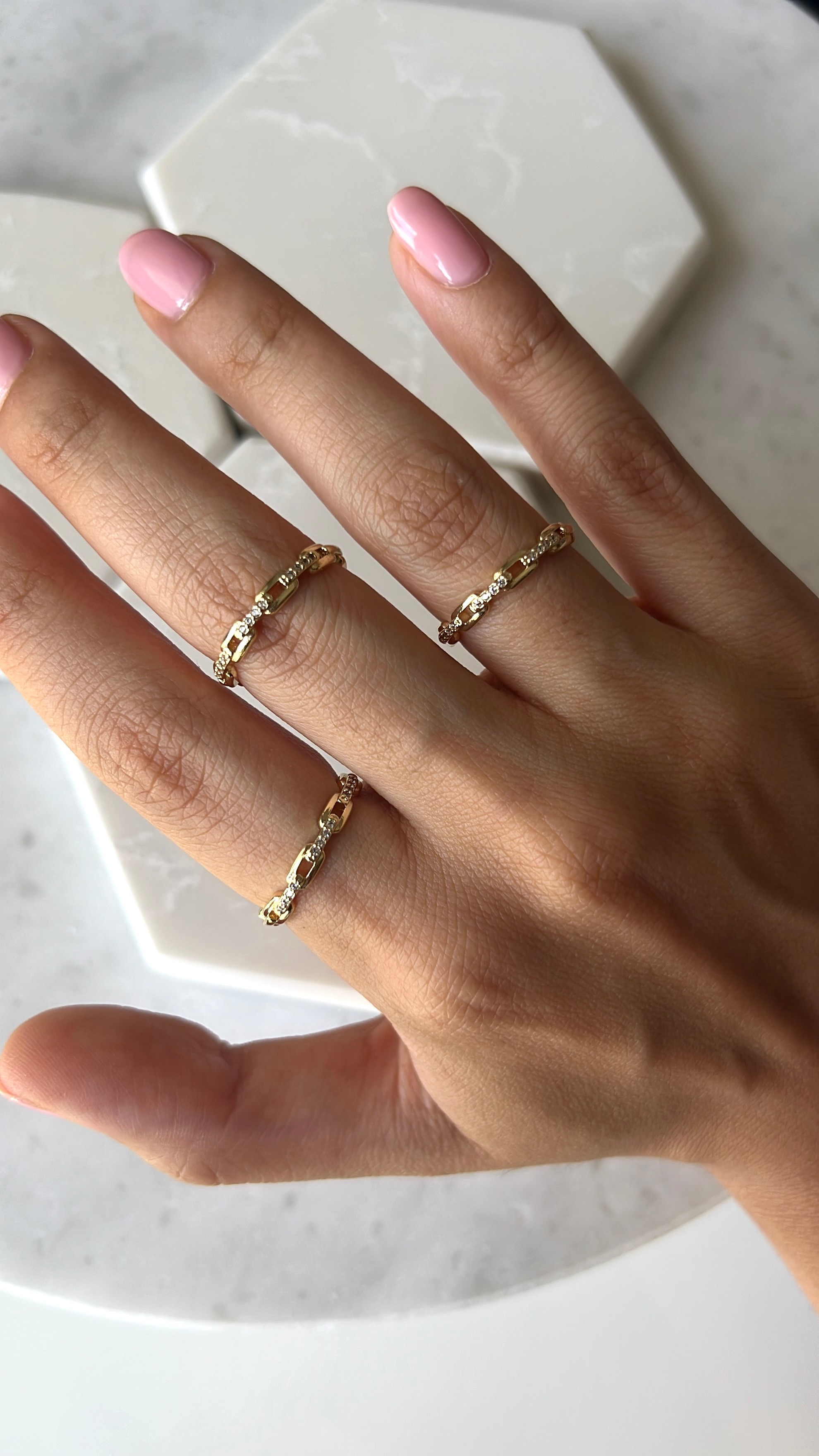 Özel seri zirkon taşlı zincir model yüzük gold