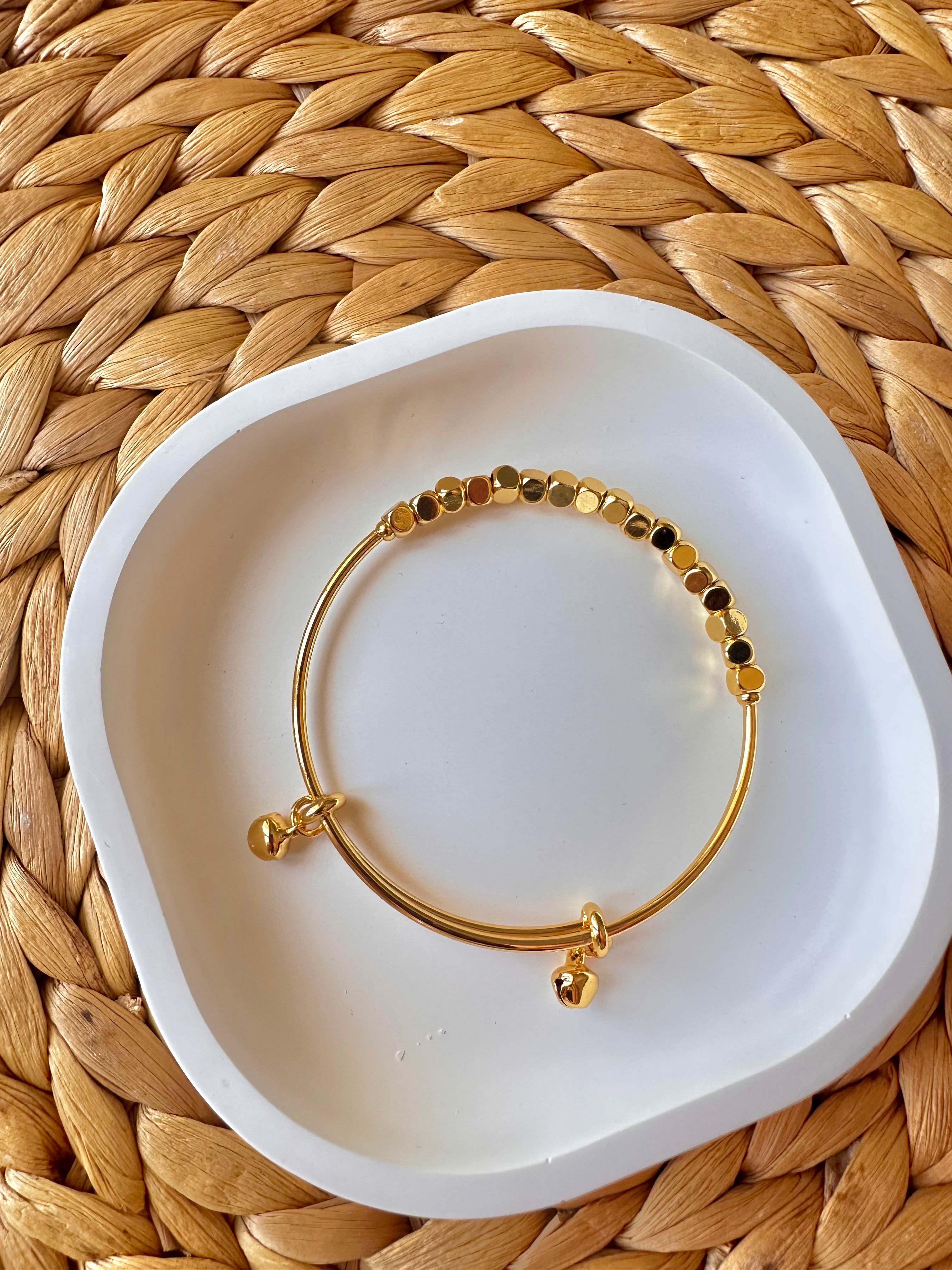 Kare model charmlı çelik bilezik gold