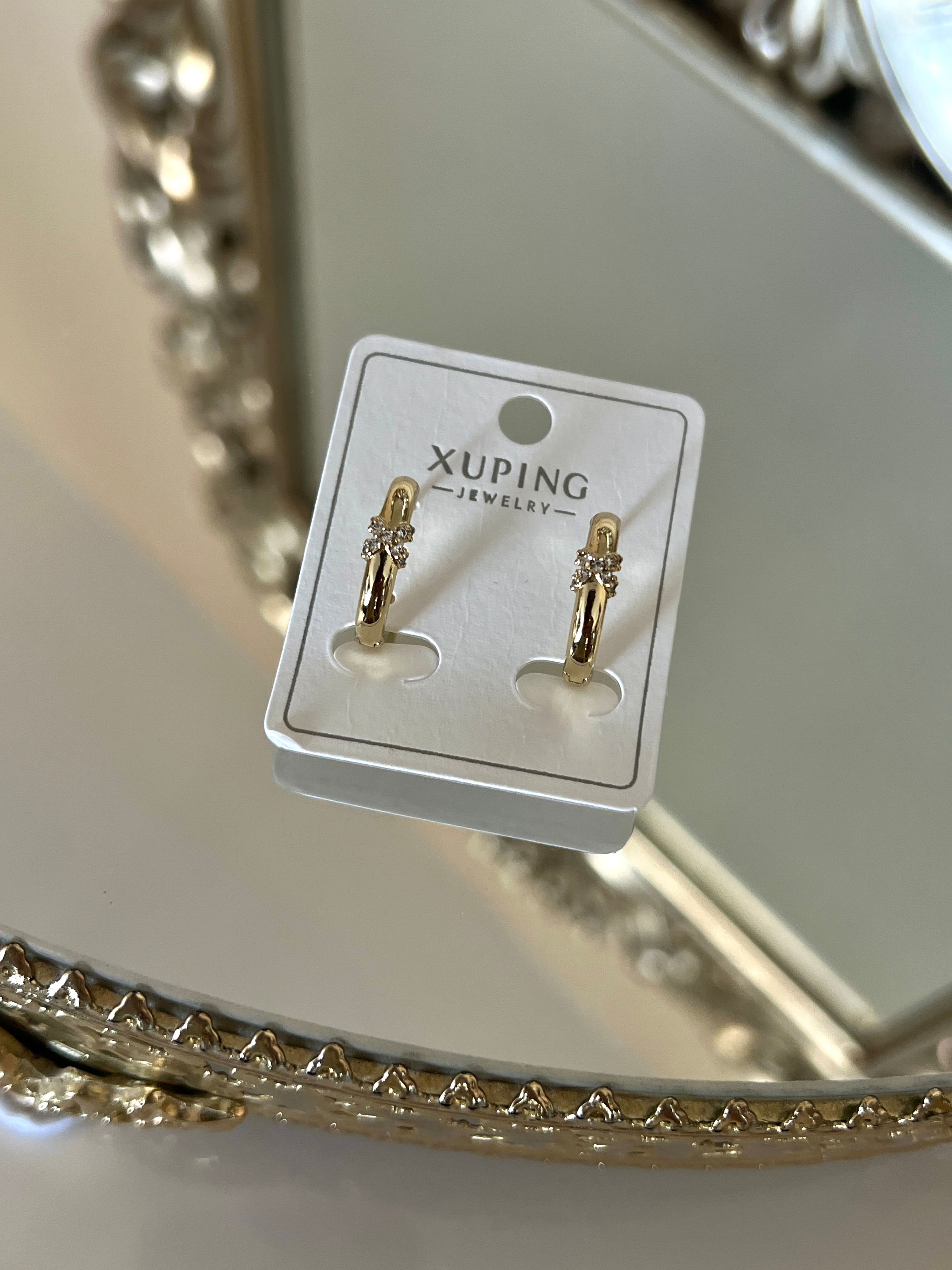 Özel seri x model zirkon taşlı küpe gold 
