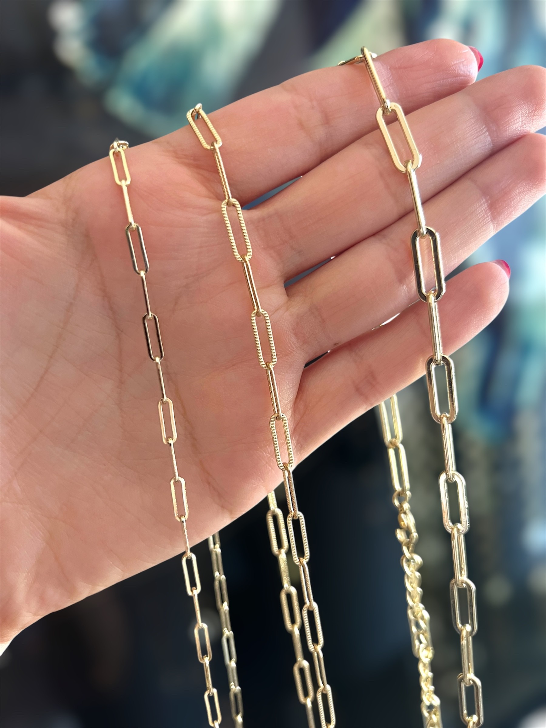Özel seri orta boy tırtıklı ataç kolye gold