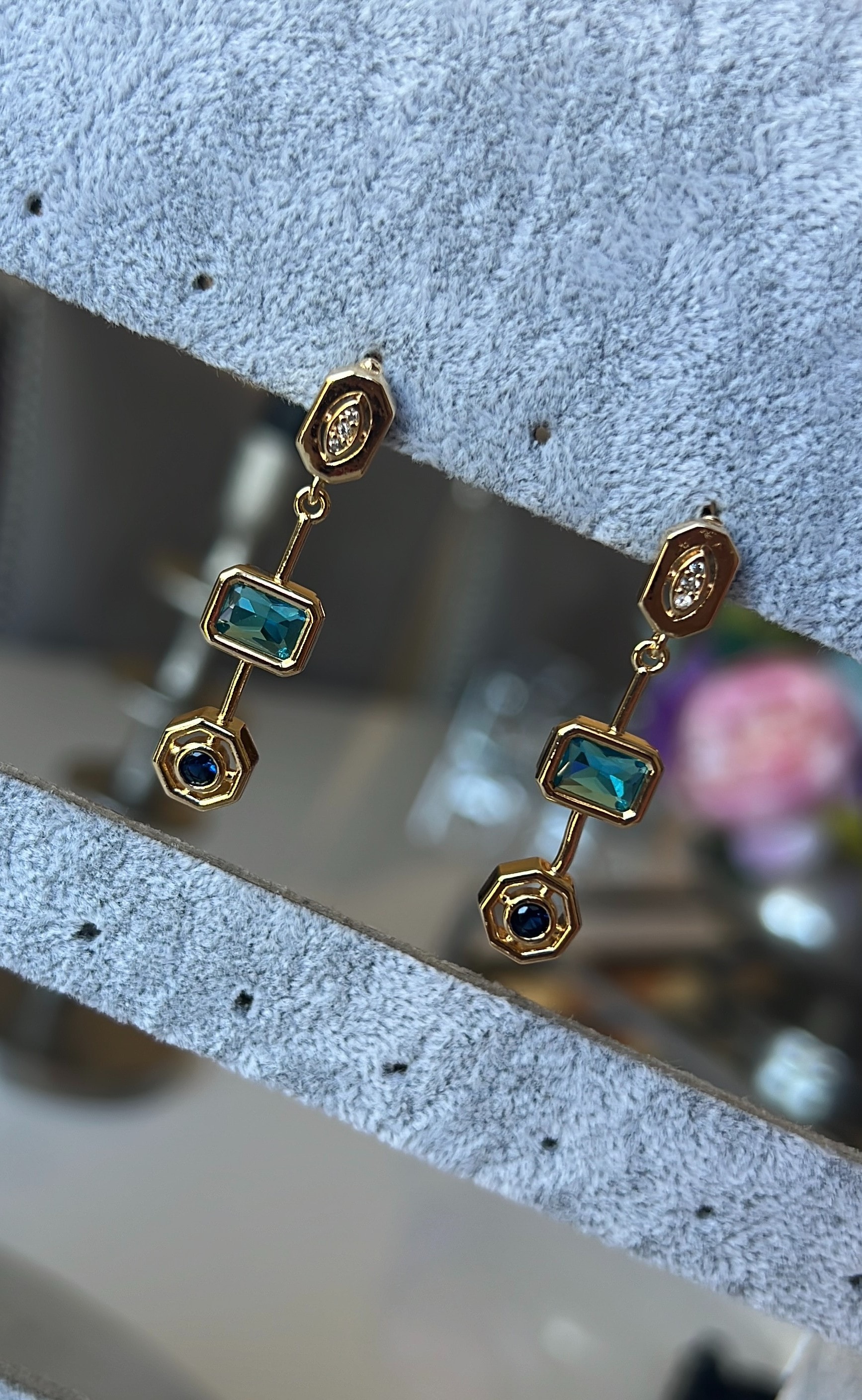 Özel seri mavi zirkon taşlı element küpe gold