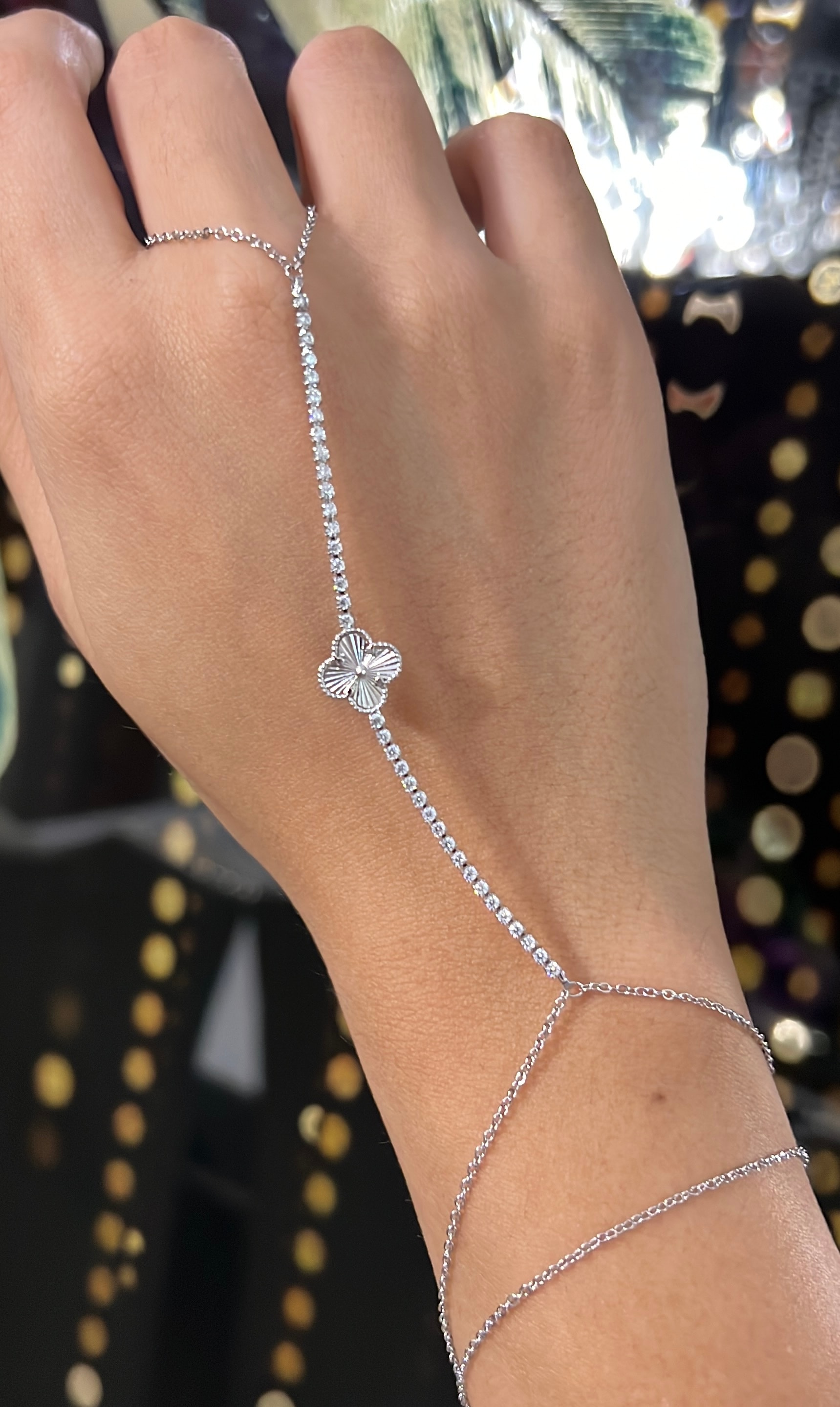 Özel seri zirkon taşlı yonca model şahmeran - Silver