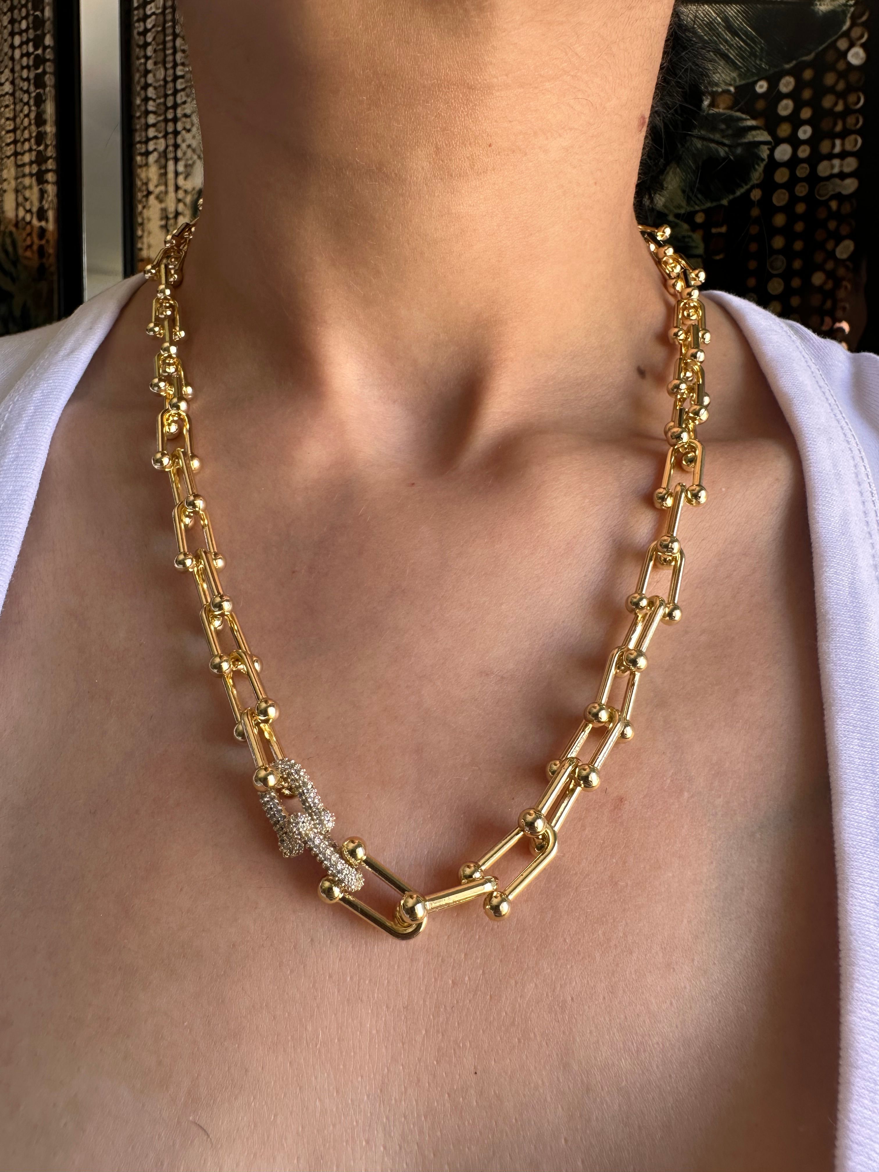 Özel seri zirkon taşlı tiff model kolye gold