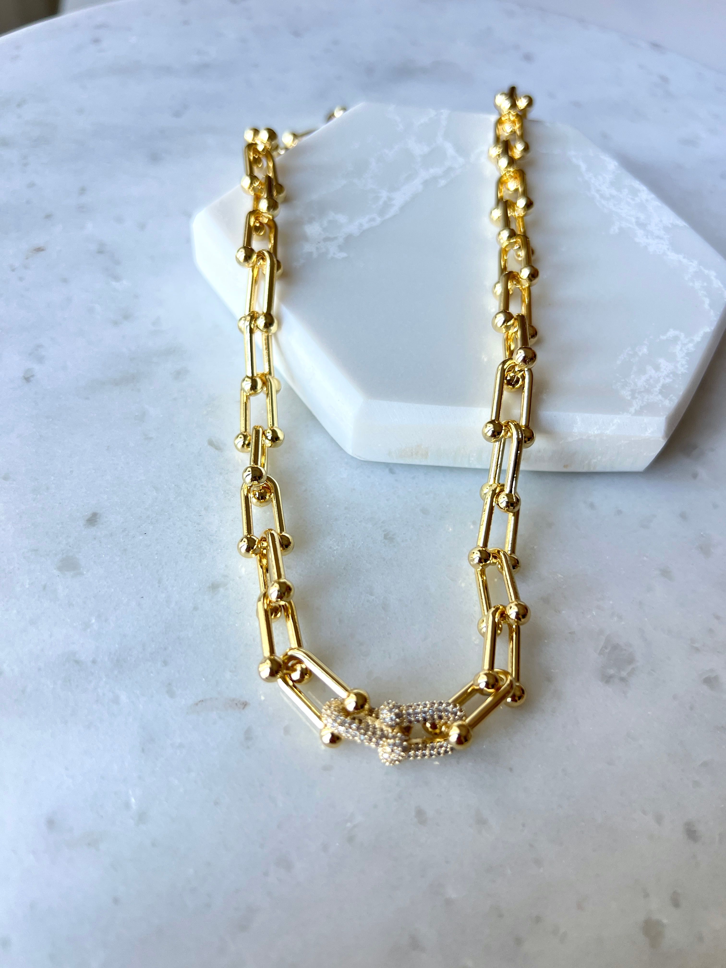 Özel seri zirkon taşlı tiff model kolye gold