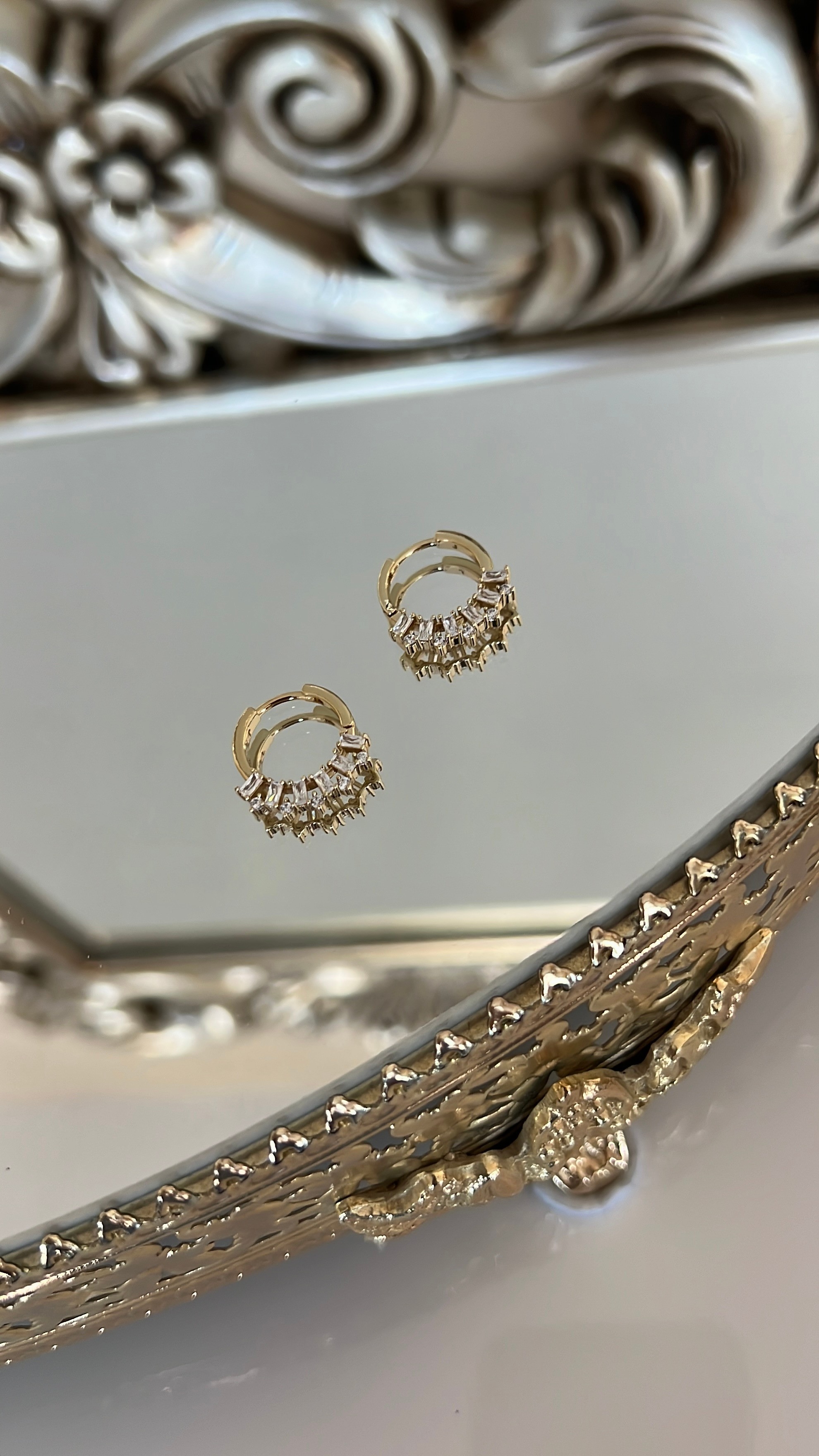 Sıra zirkon taşlı küpe gold 