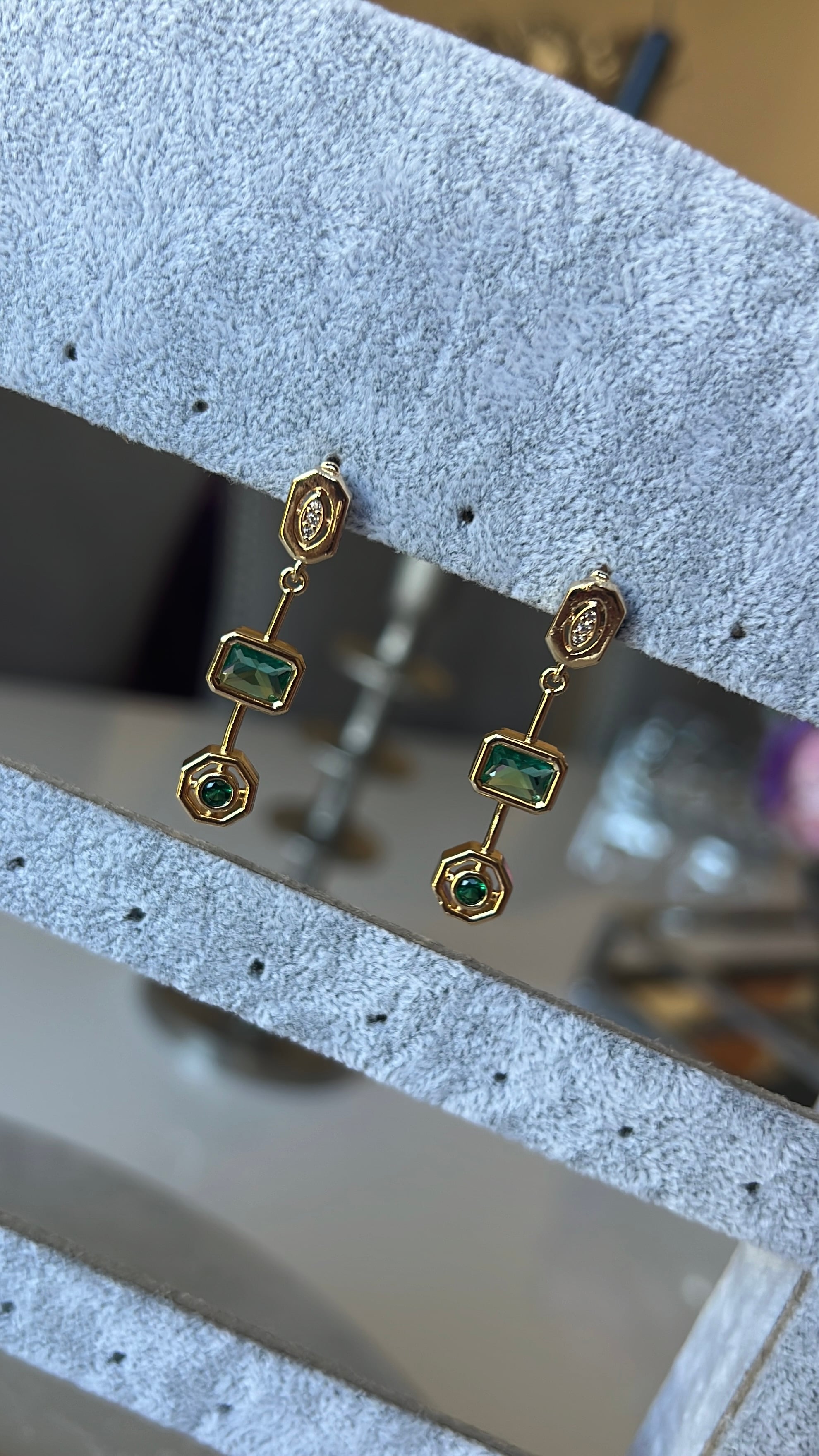 Özel seri yeşil zirkon taşlı element küpe gold