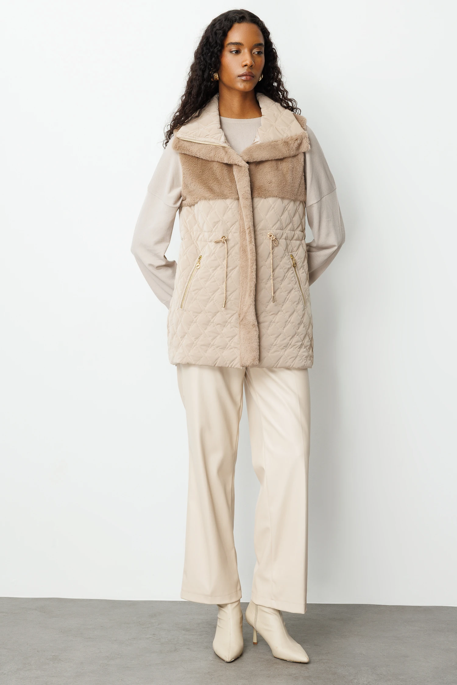 KÜRKLÜ KESİKLİ YELEK 7011