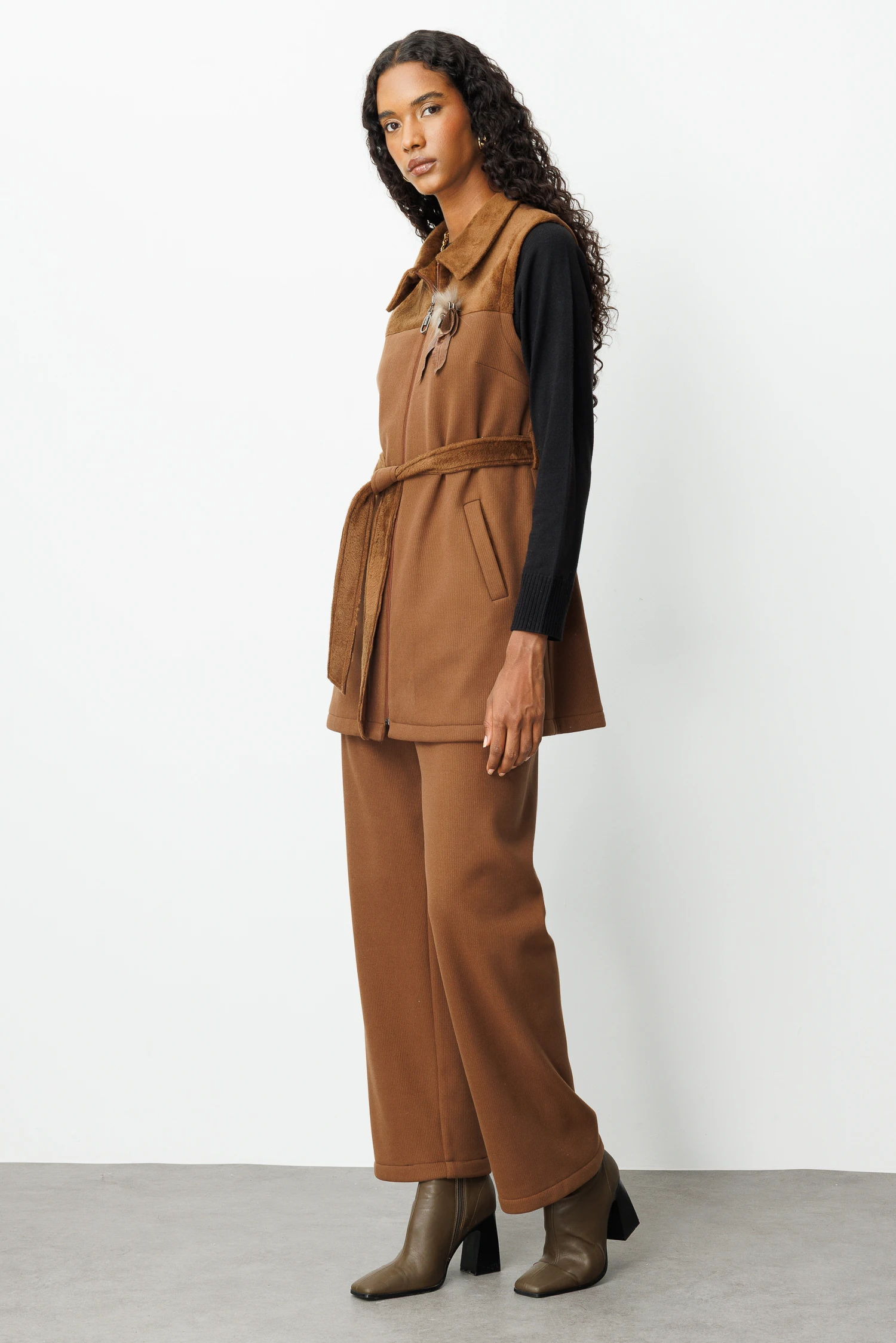 KESİKLİ YELEKLİ TAKIM 6160