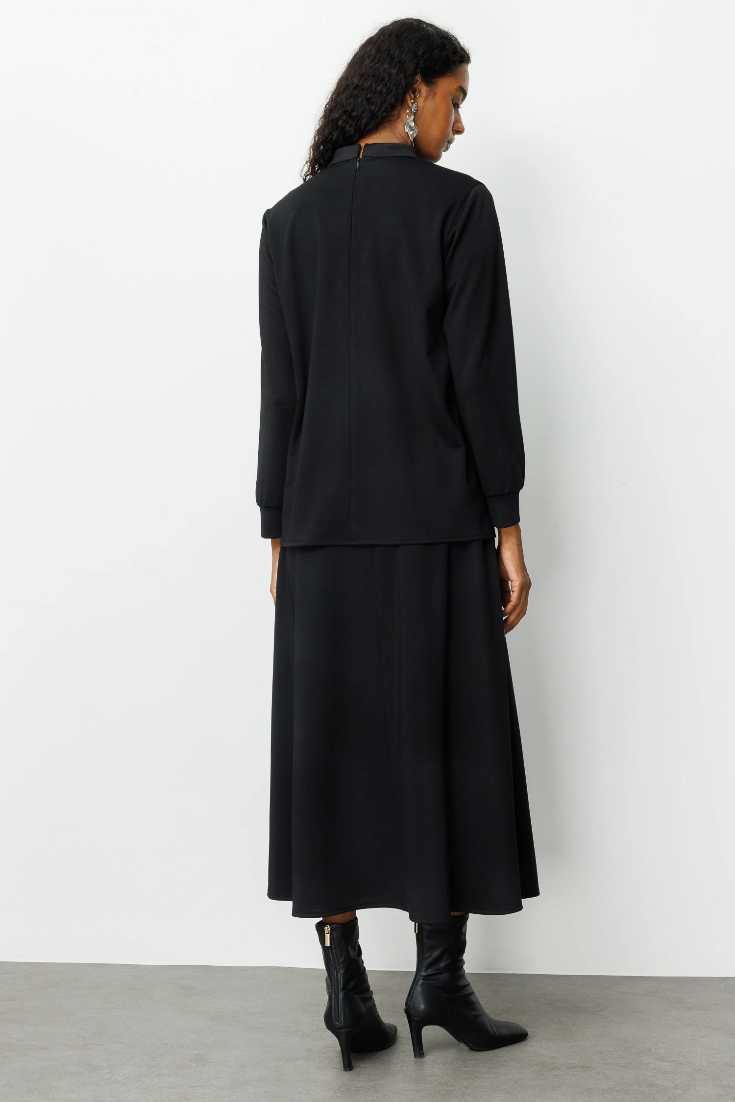 ÜÇLÜ KESİKLİ ETEKLİ TAKIM 6175