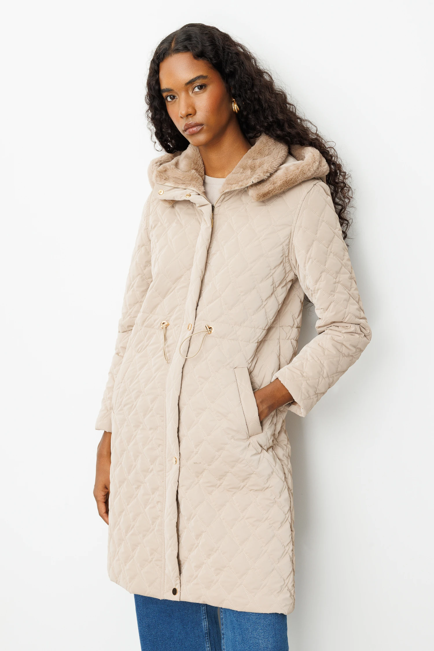 BOYNU KÜRKLÜ KABAN 9242