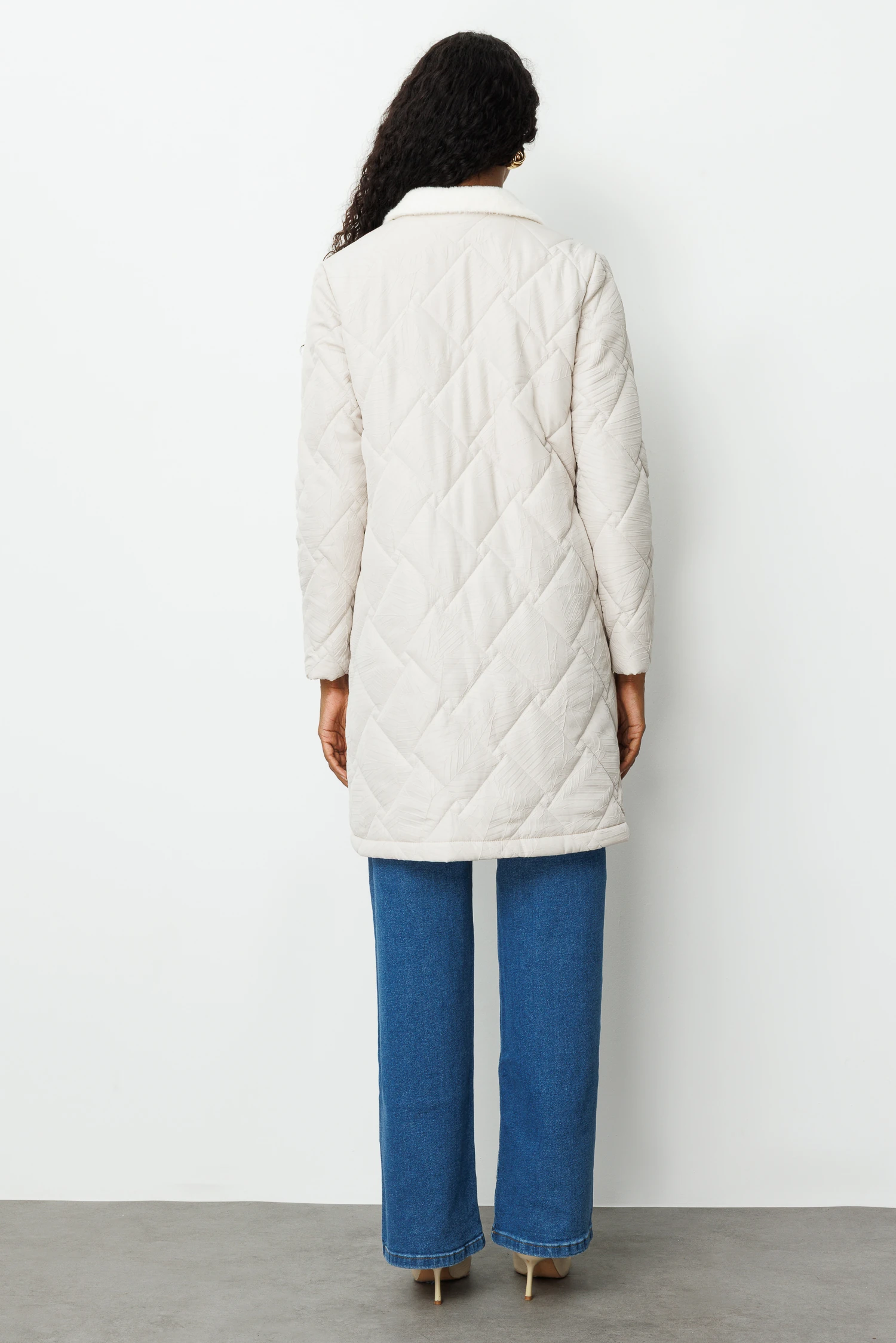 GEOMETRİK KRUVAZE KABAN 9246