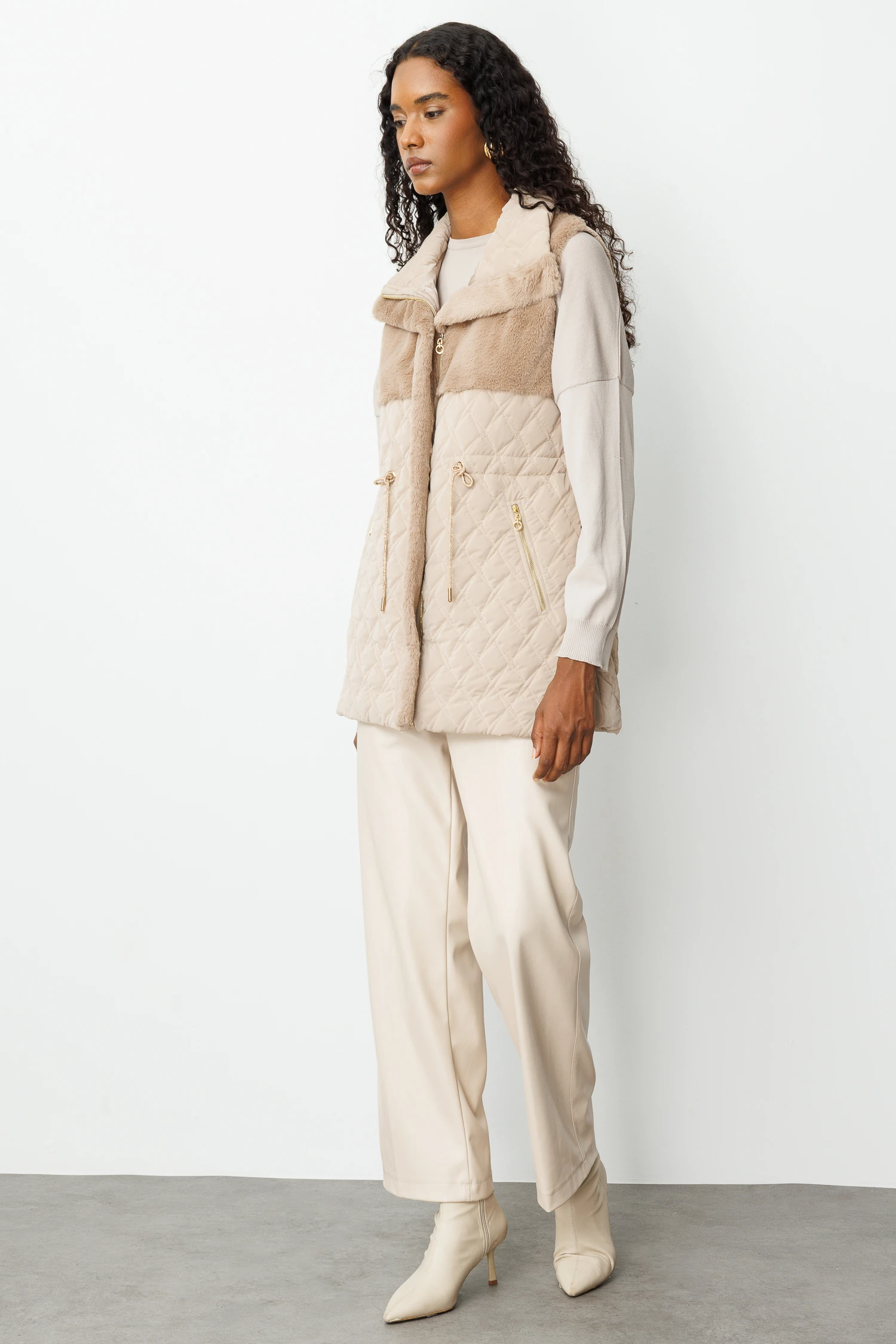 KÜRKLÜ KESİKLİ YELEK 7011