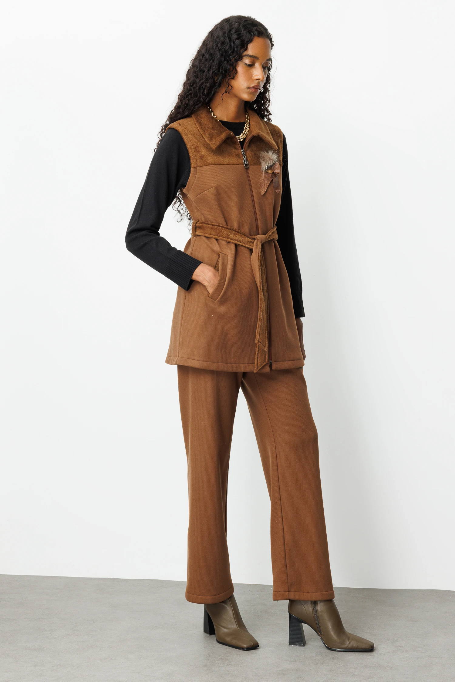 KESİKLİ YELEKLİ TAKIM 6160