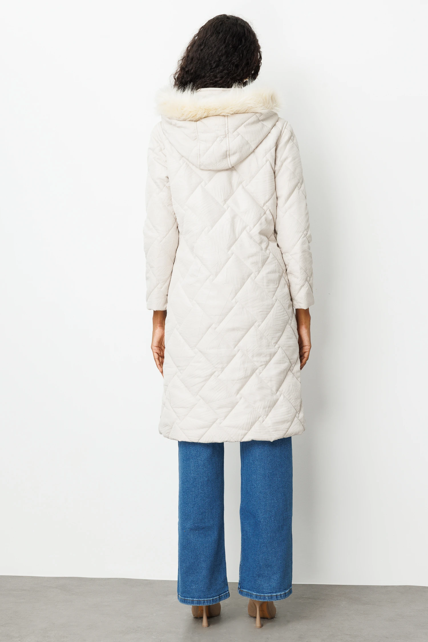 KLASİK KÜRKLÜ KABAN 9250