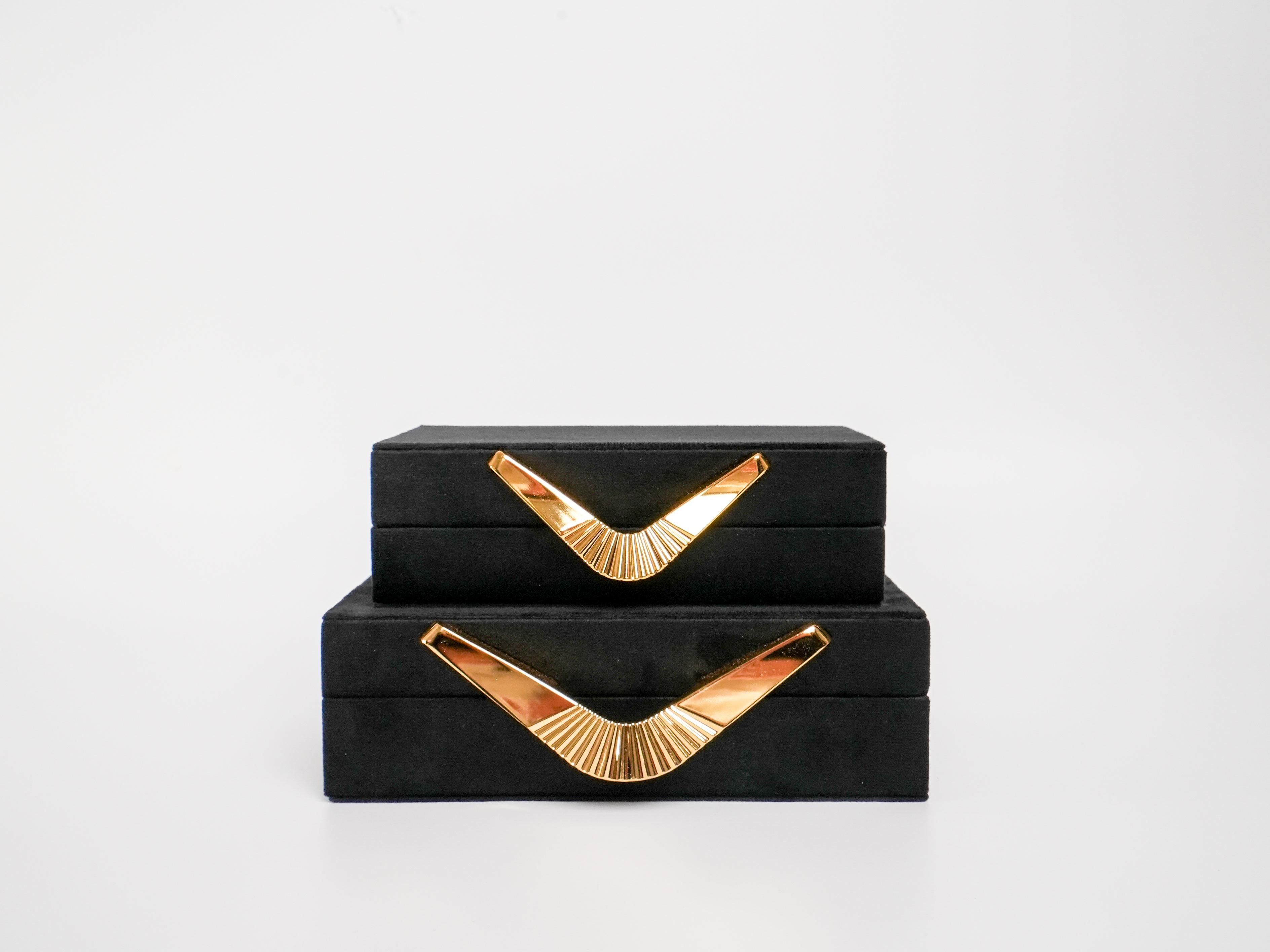 Velvet Lux – Gold V Detaylı Kadife Kutulu Dekor Seti (2’li)