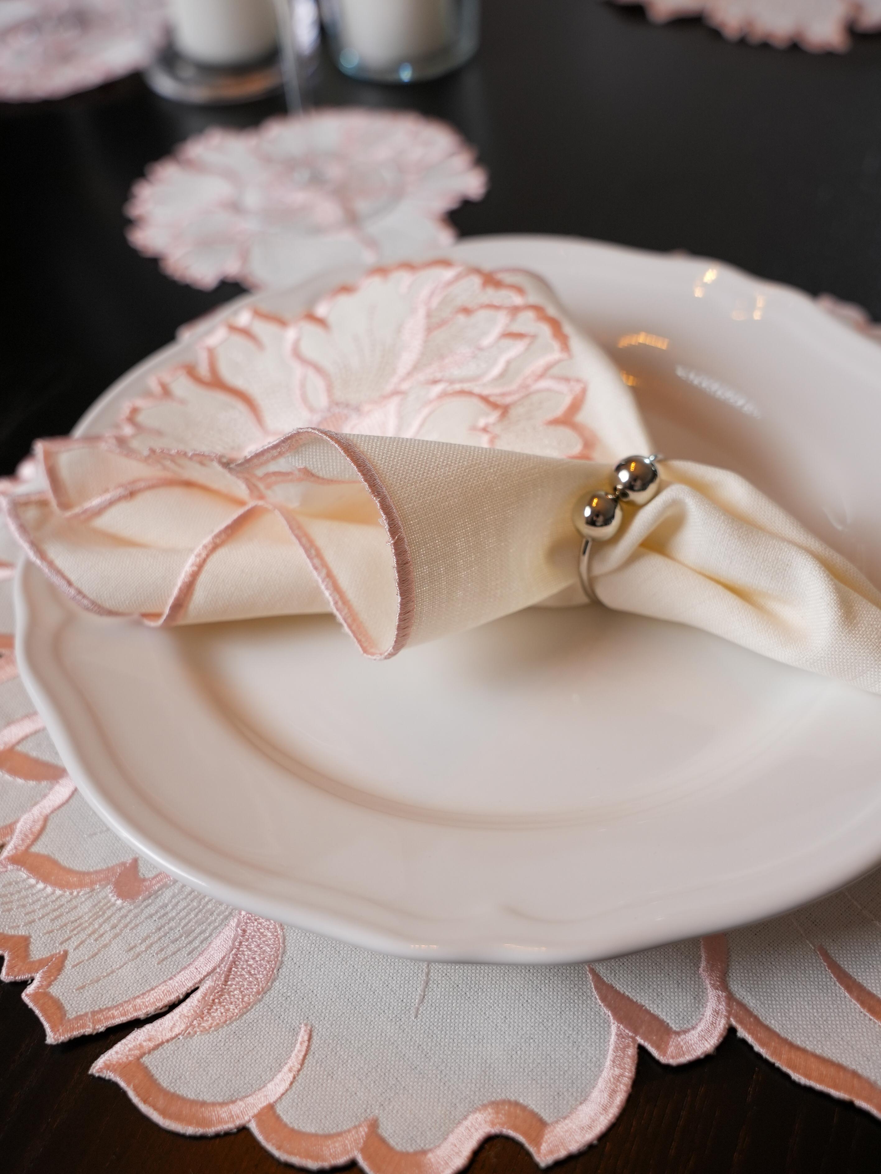 Fleur de Lin – Blush Petal