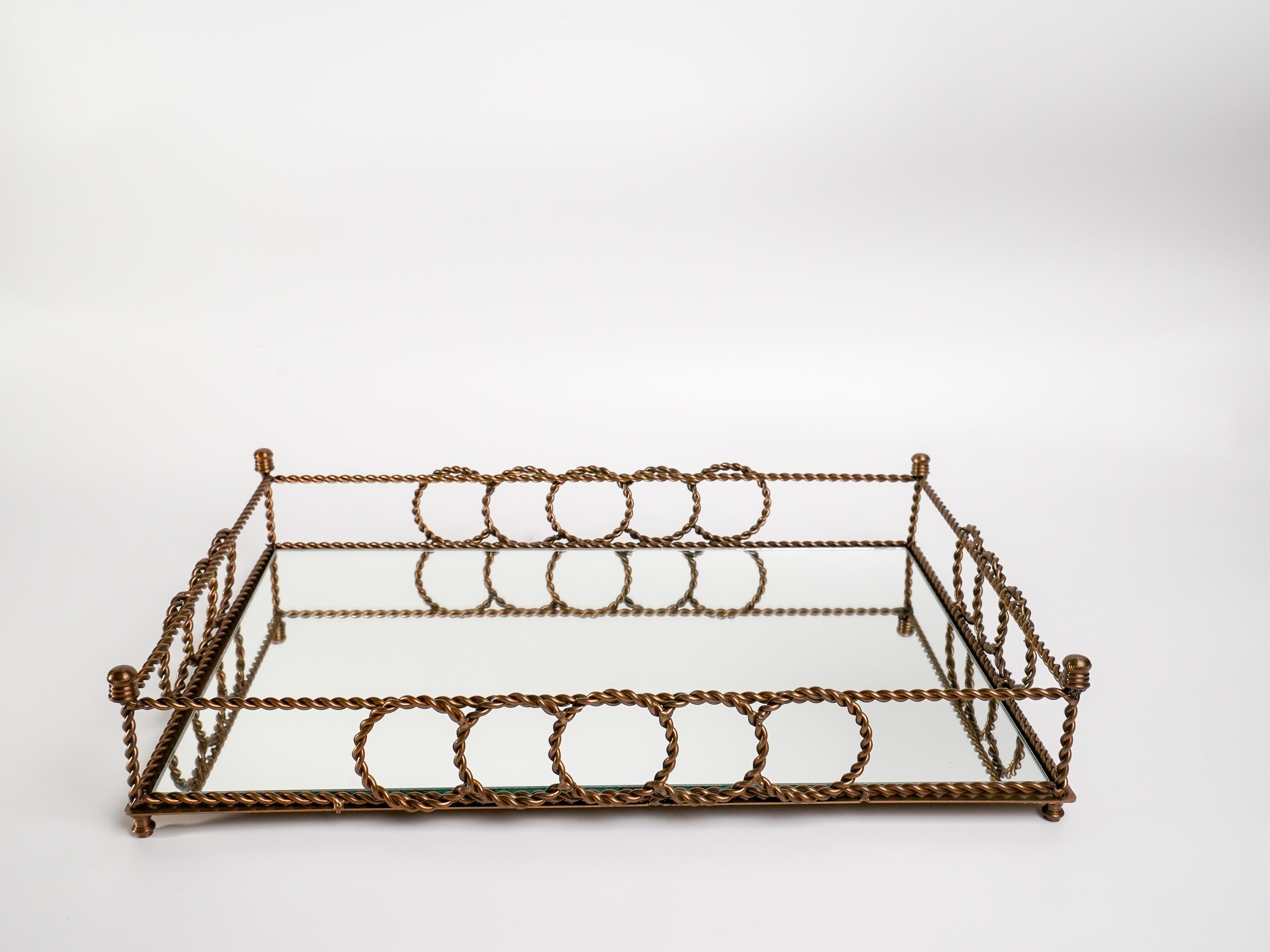 Gold Rope Circle" – Aynalı Metal Sunum Tepsisi