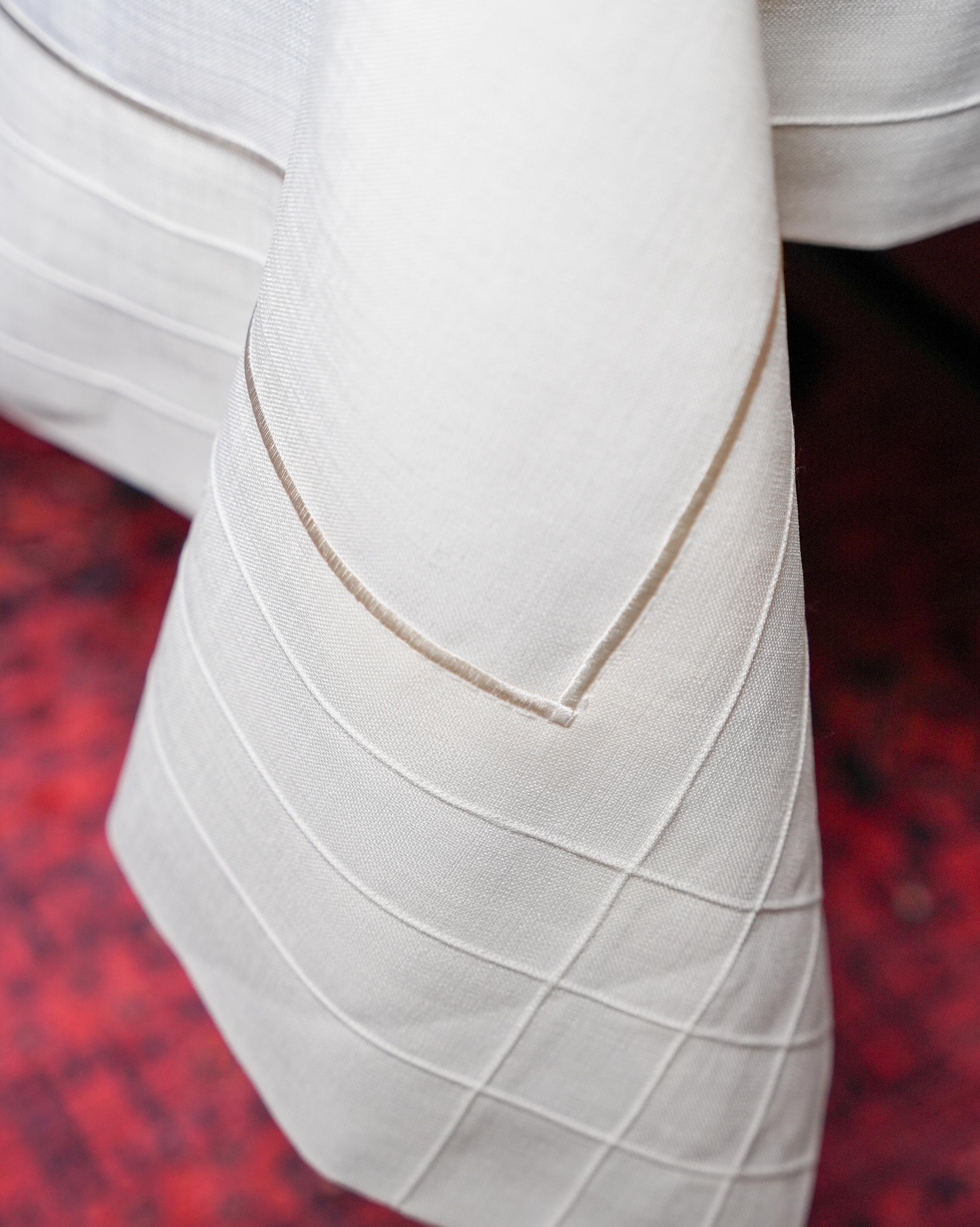 Élégance Tissée – Beige Grid