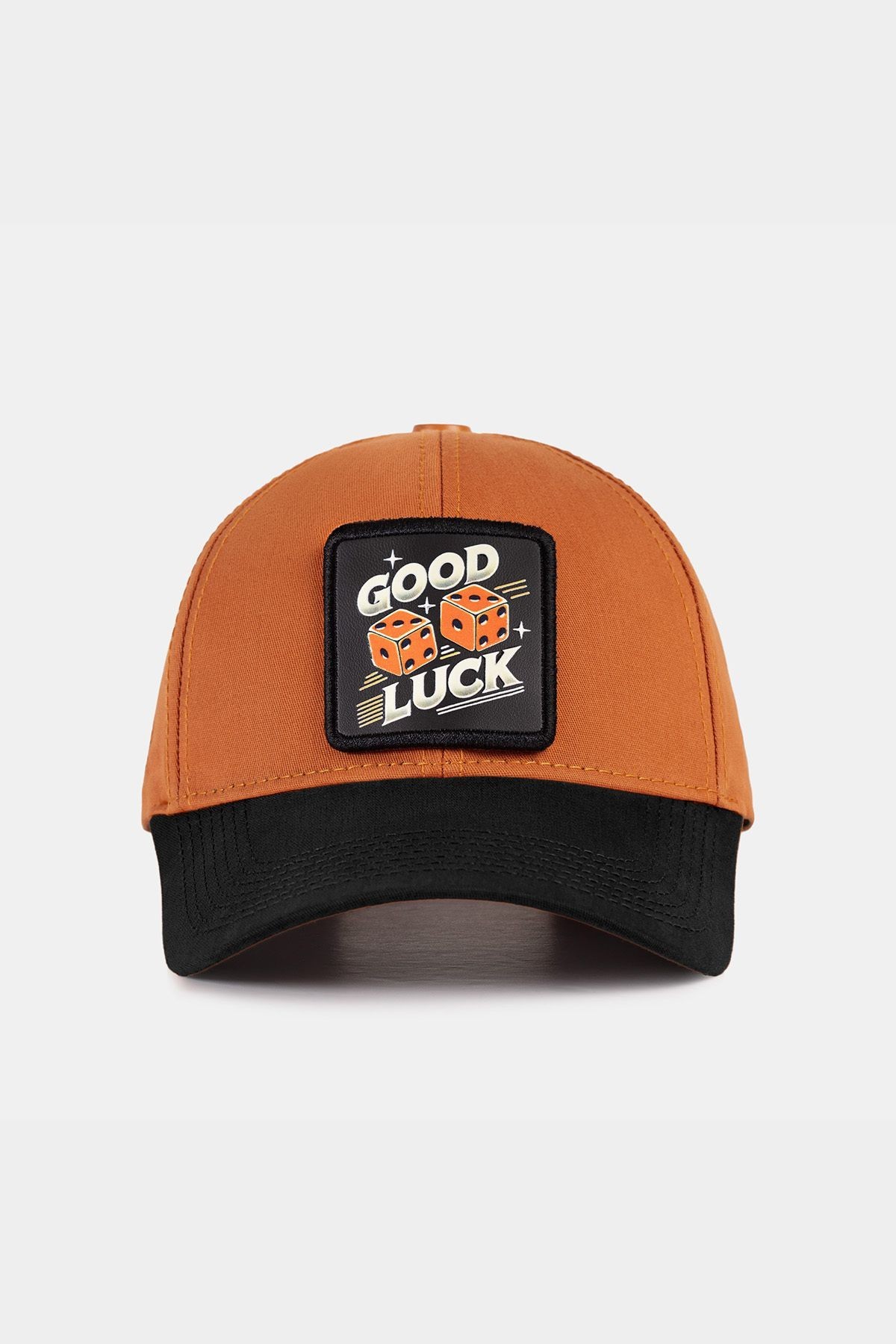 Gorra de béisbol negro-ladrillo Six con logo de Good Luck