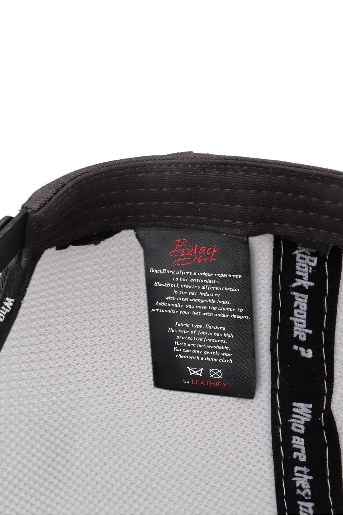 Gorra trucker blanco-negro Cordura con logo de Boss