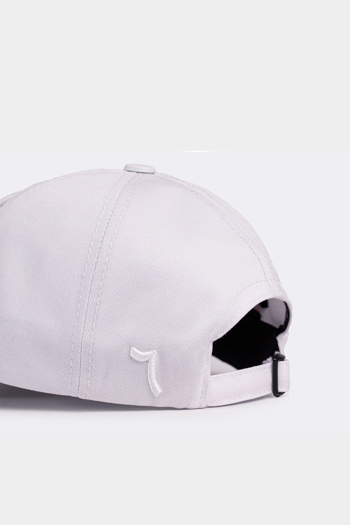 Gorra de béisbol negro-blanco Six con logo de Never Give Up
